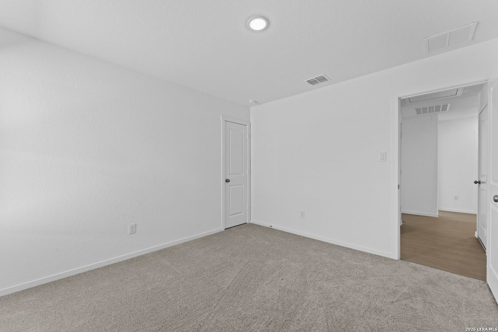112 Ellendale Place