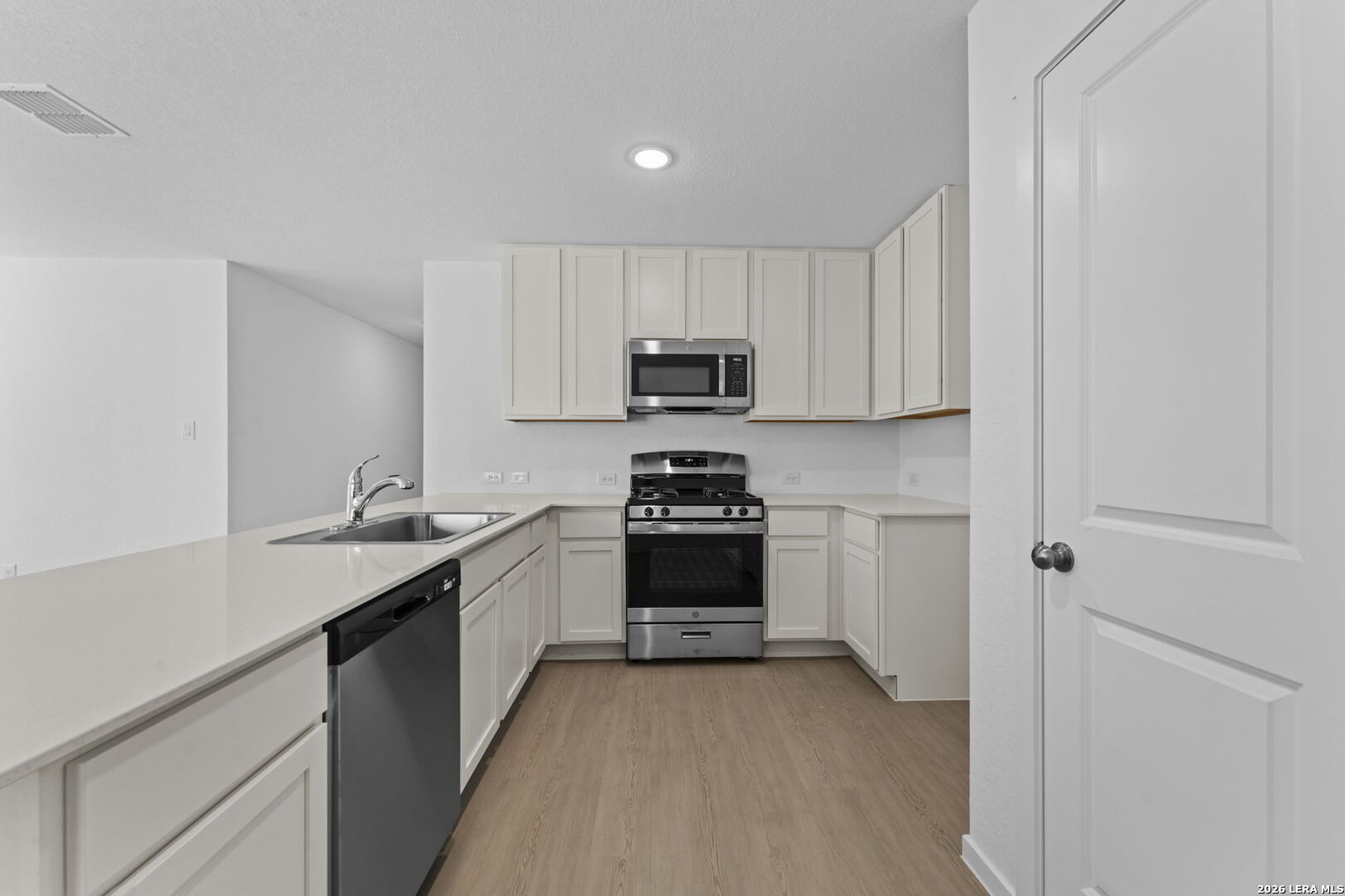 112 Ellendale Place