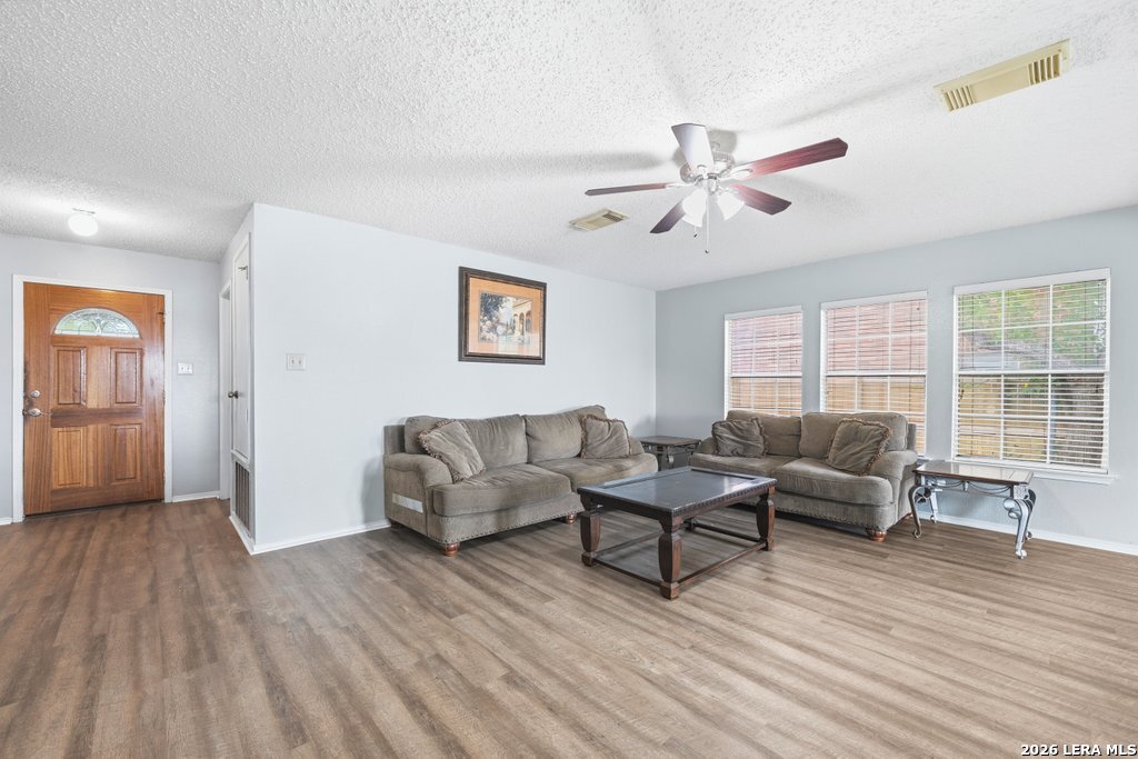 823 PINEHURST DR