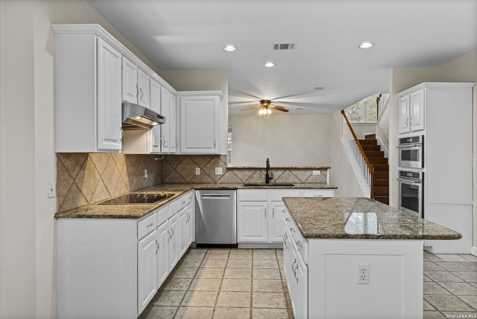 906 ELKINS LK