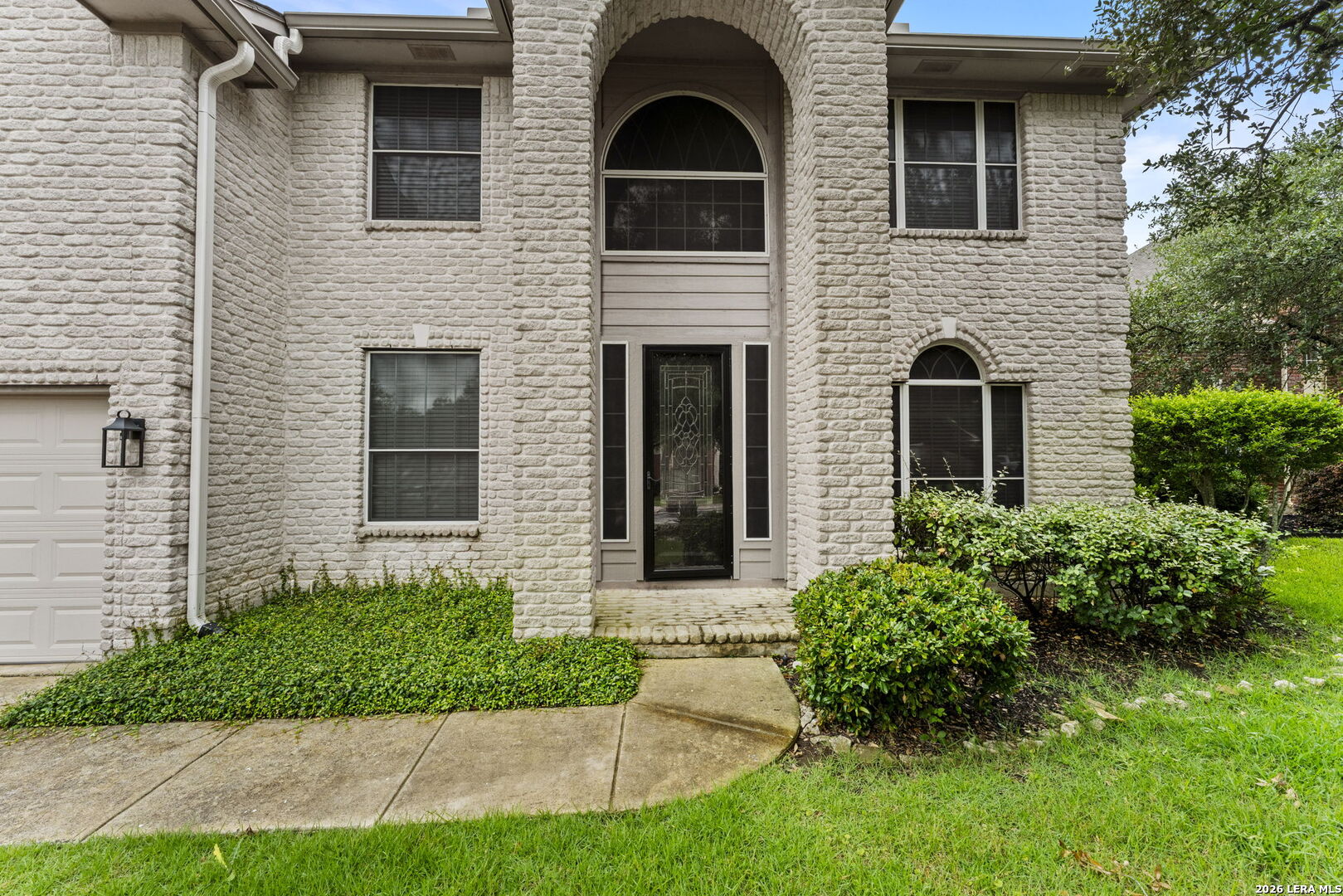 906 ELKINS LK