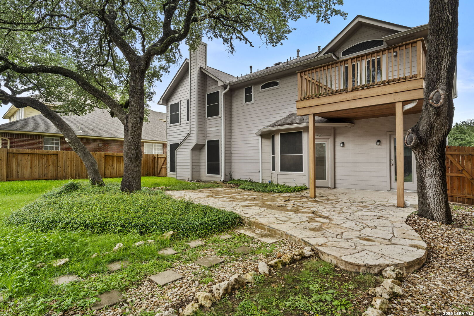 906 ELKINS LK