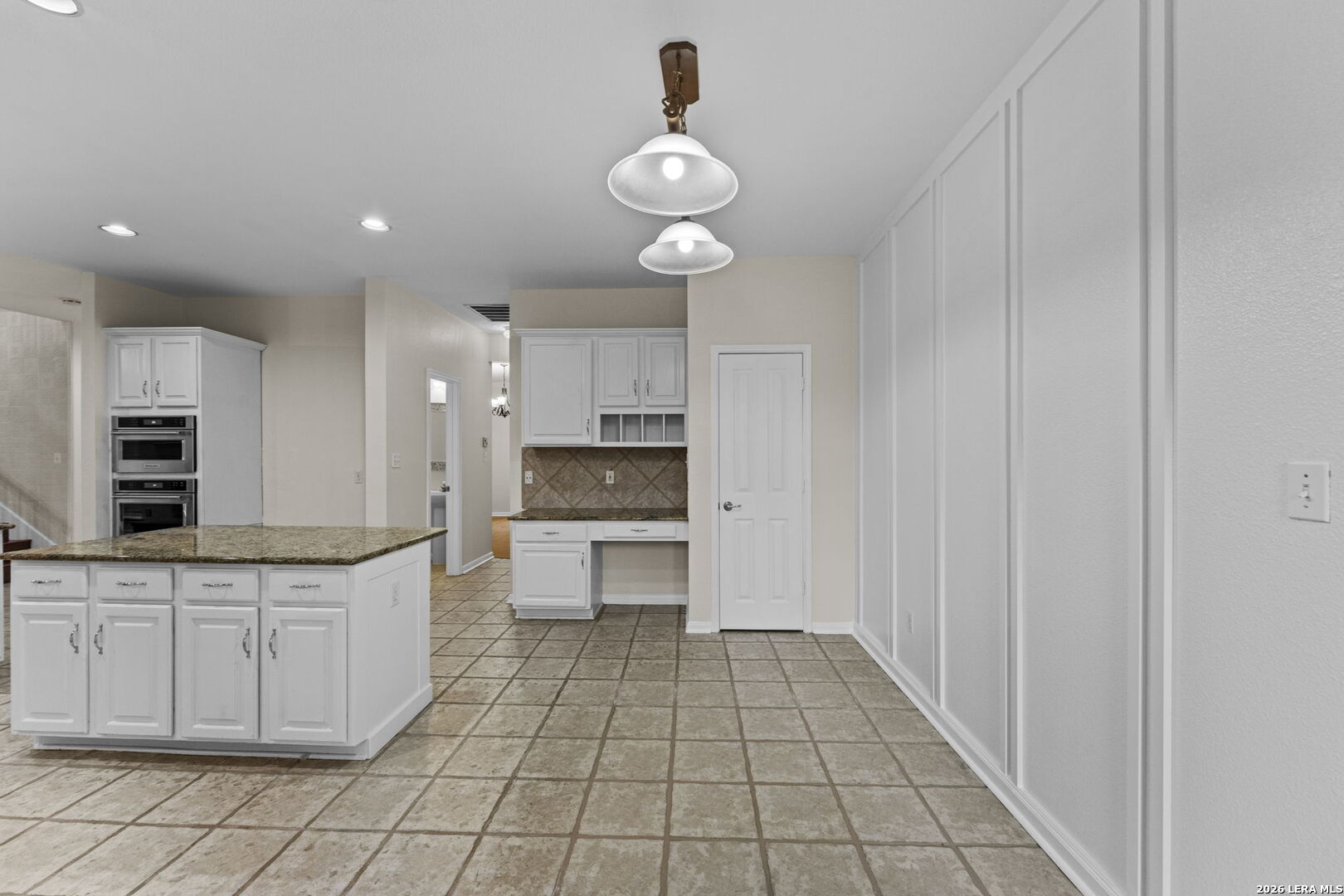906 ELKINS LK