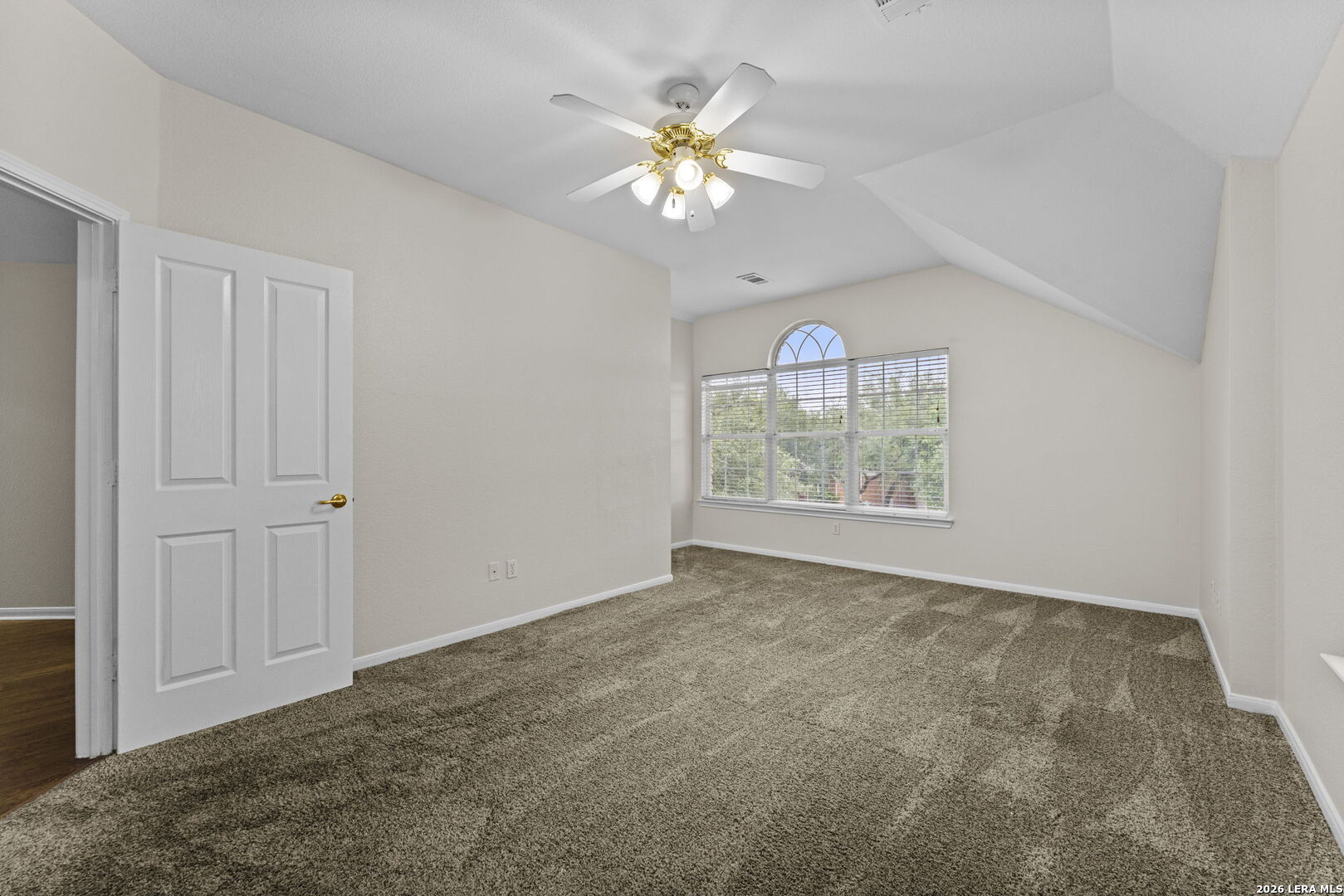 906 ELKINS LK