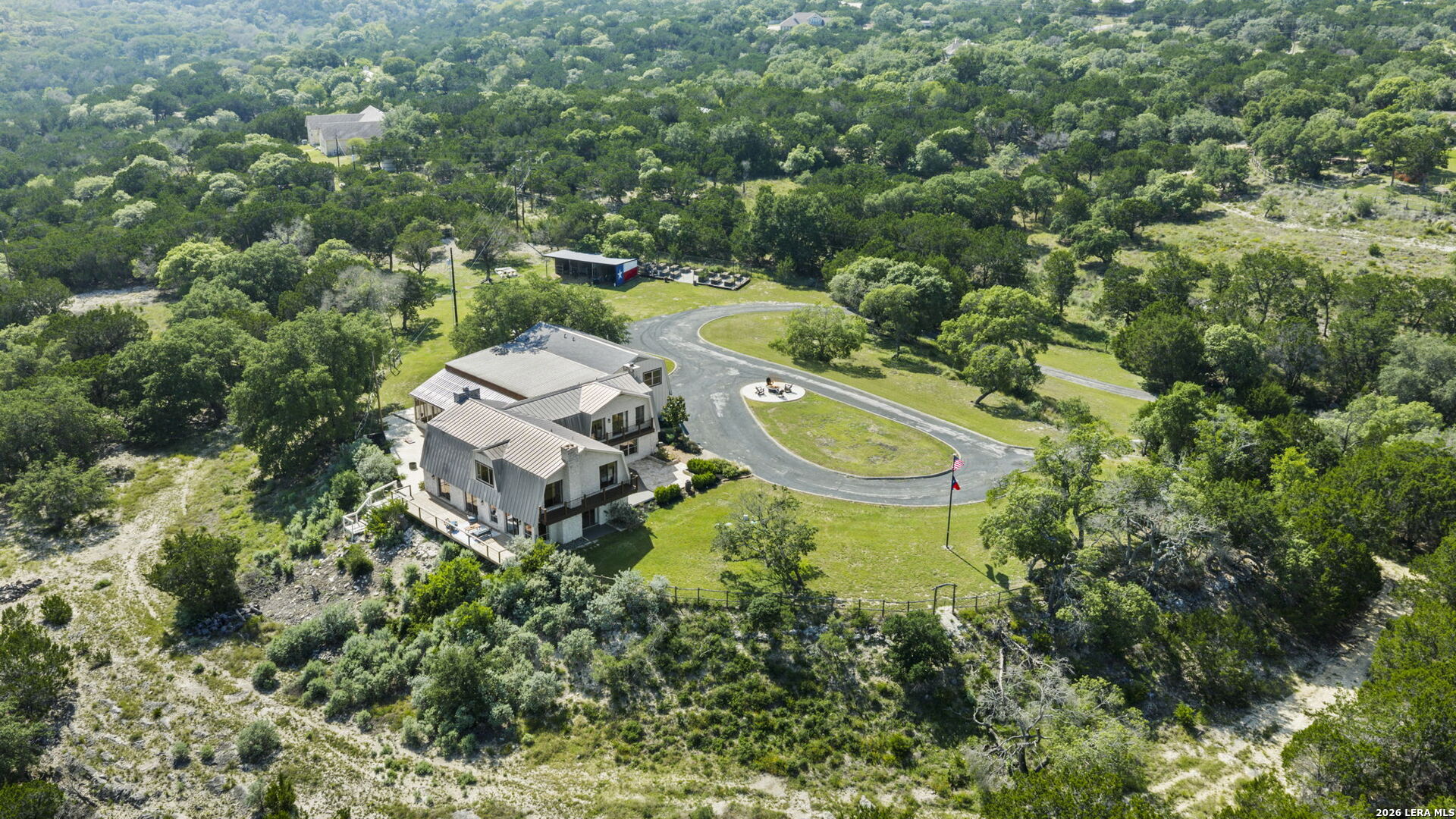 29 TRAILS END RD