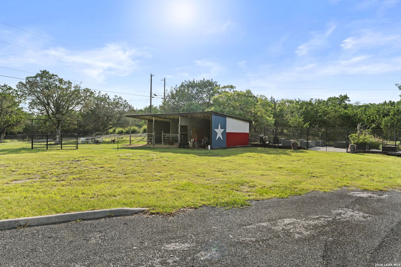 29 TRAILS END RD