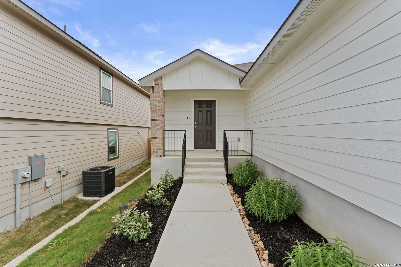 14715 Armstrong Fld