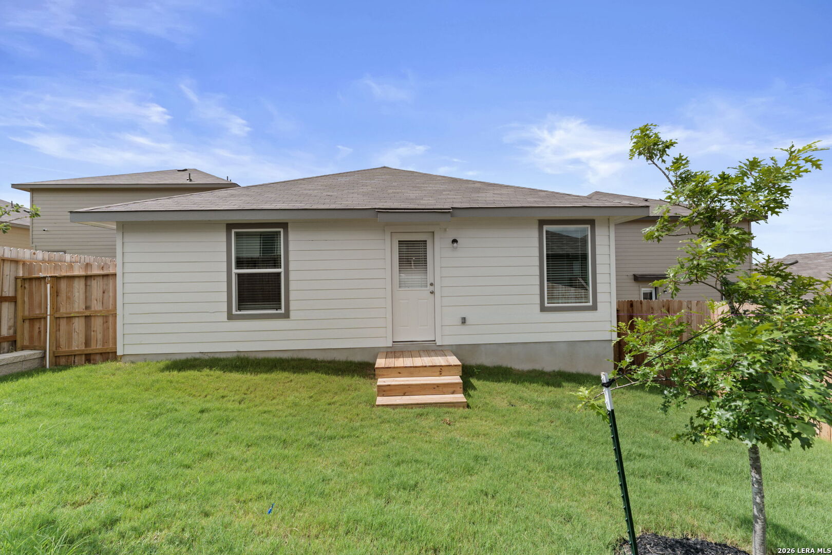 14715 Armstrong Fld