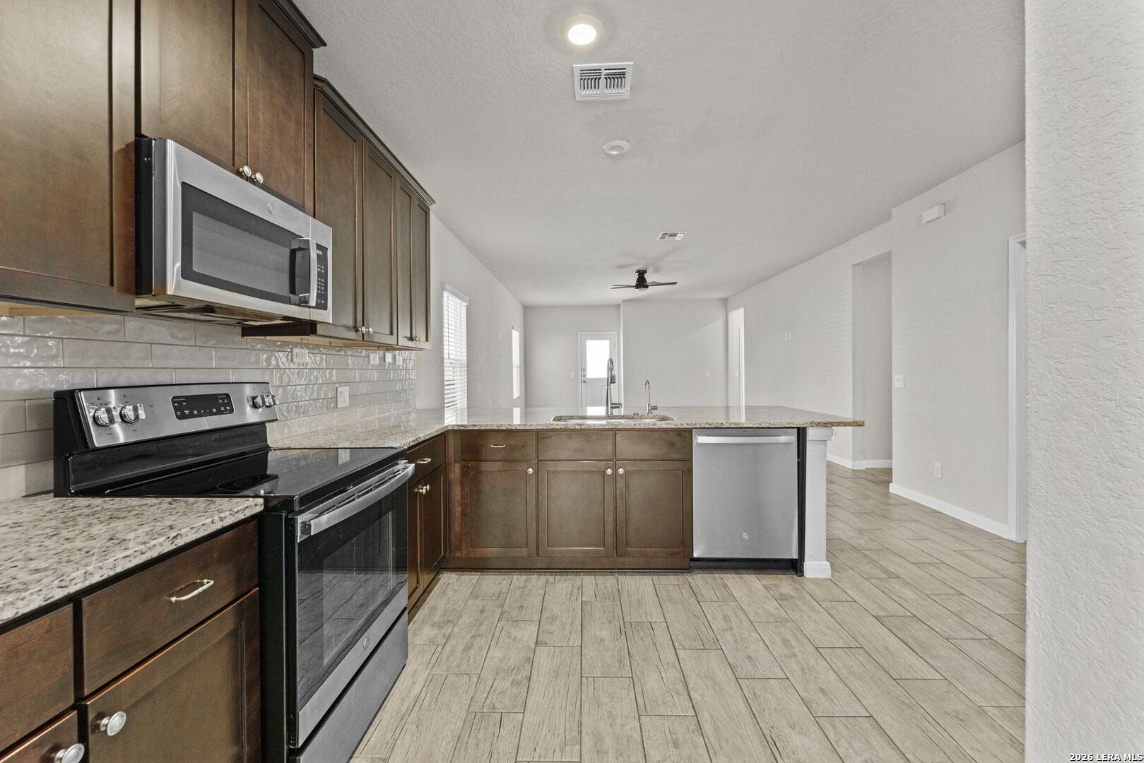 709 Farmers Dell