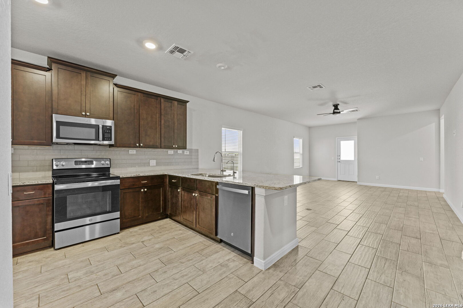 709 Farmers Dell