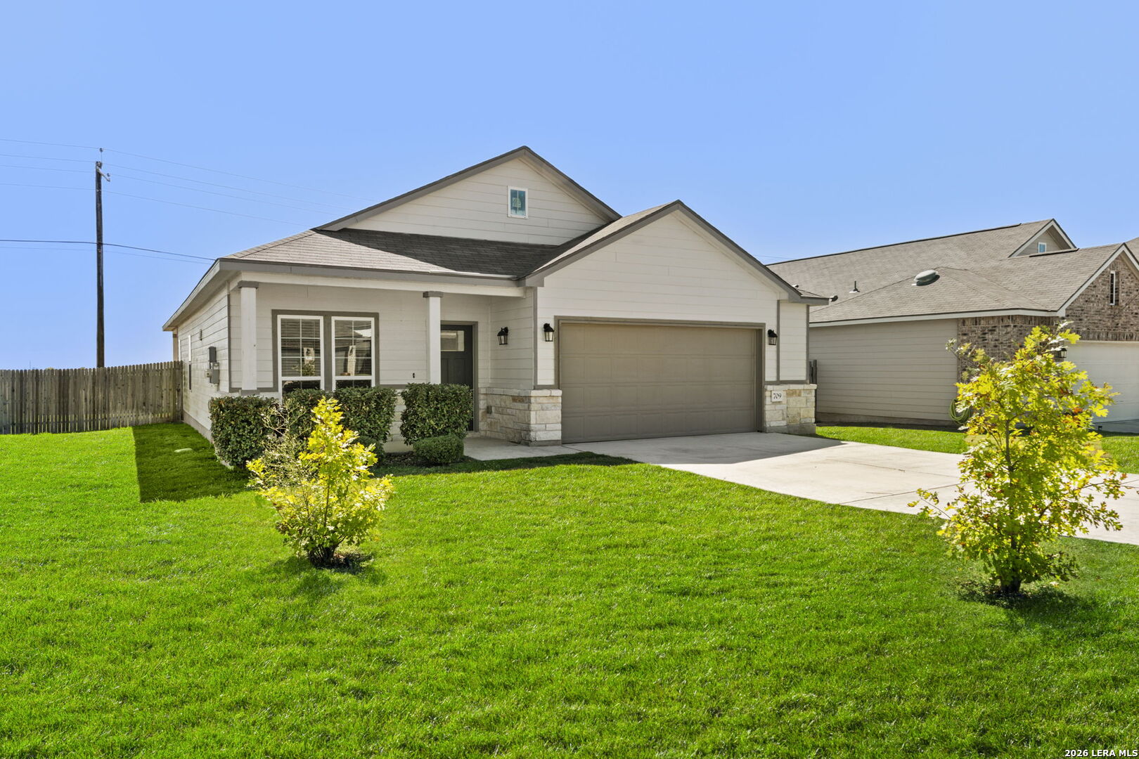 709 Farmers Dell