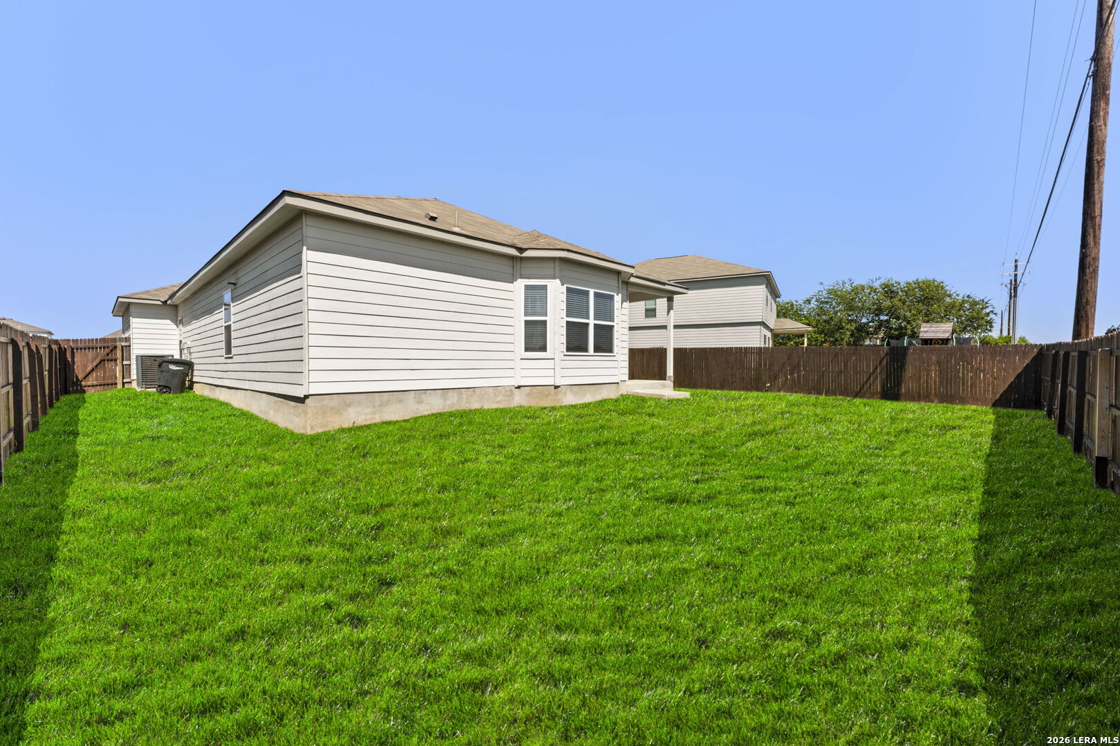 709 Farmers Dell