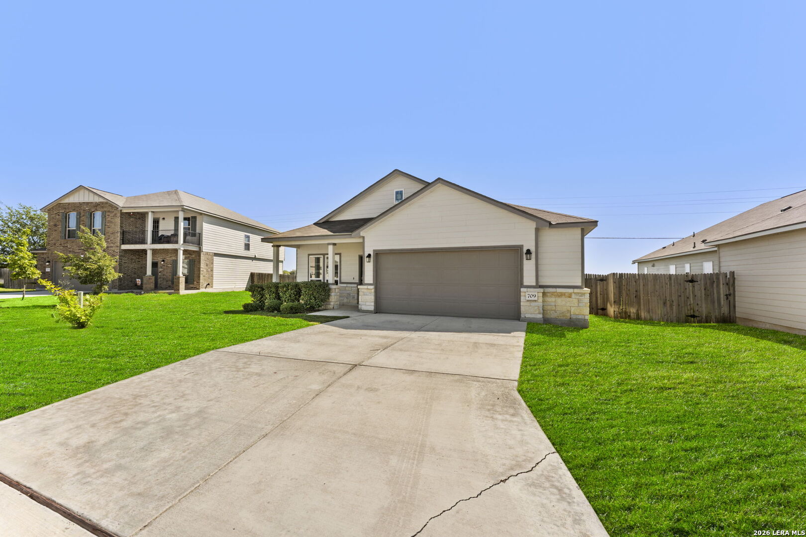 709 Farmers Dell