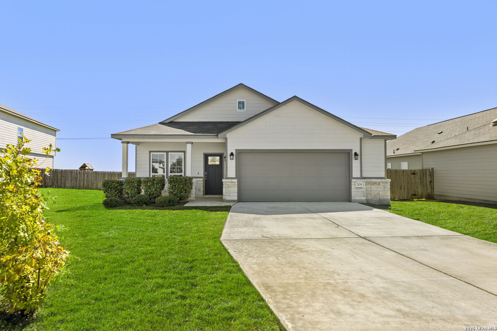 709 Farmers Dell