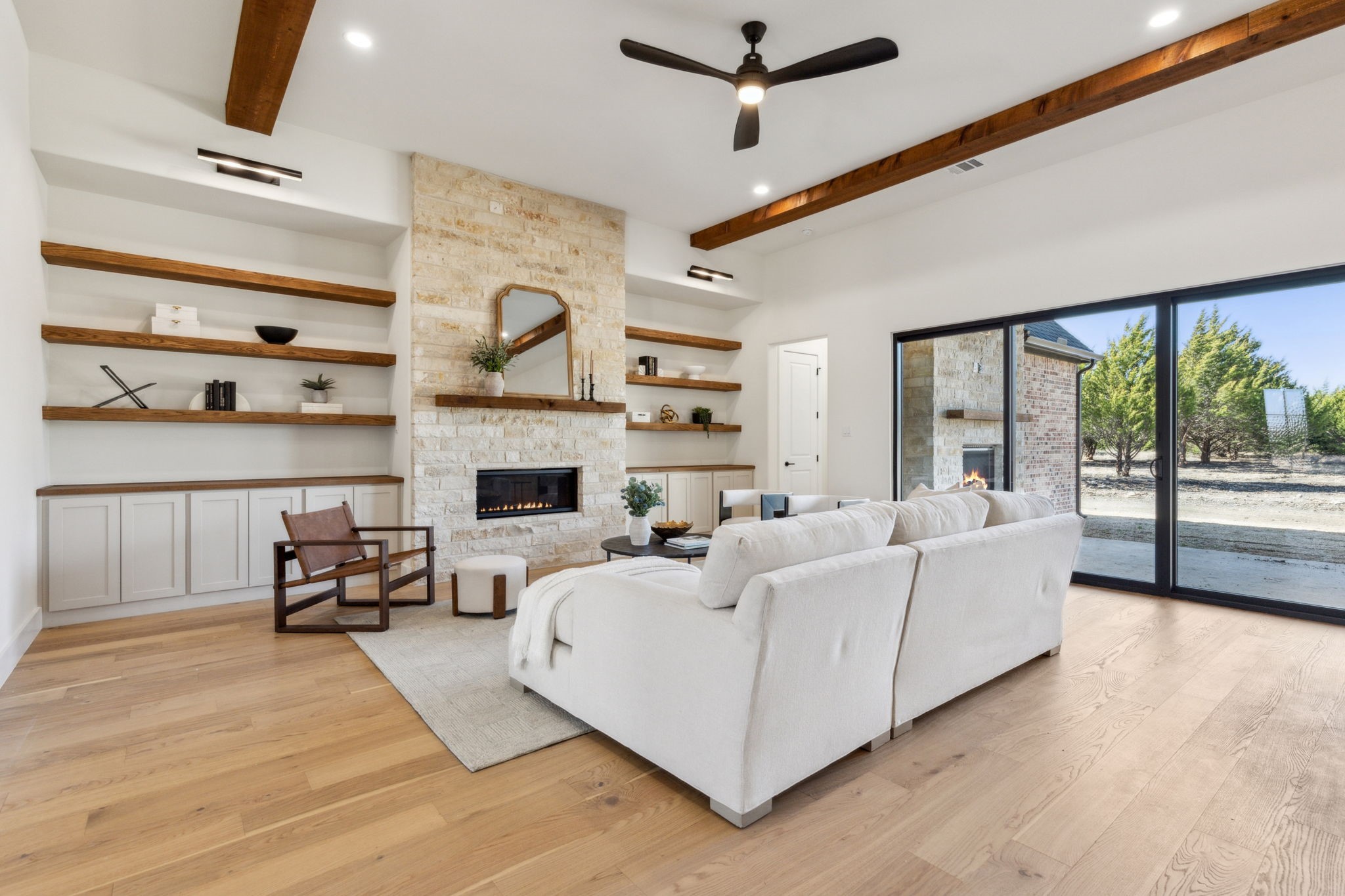 3021 Glen Oaks Drive