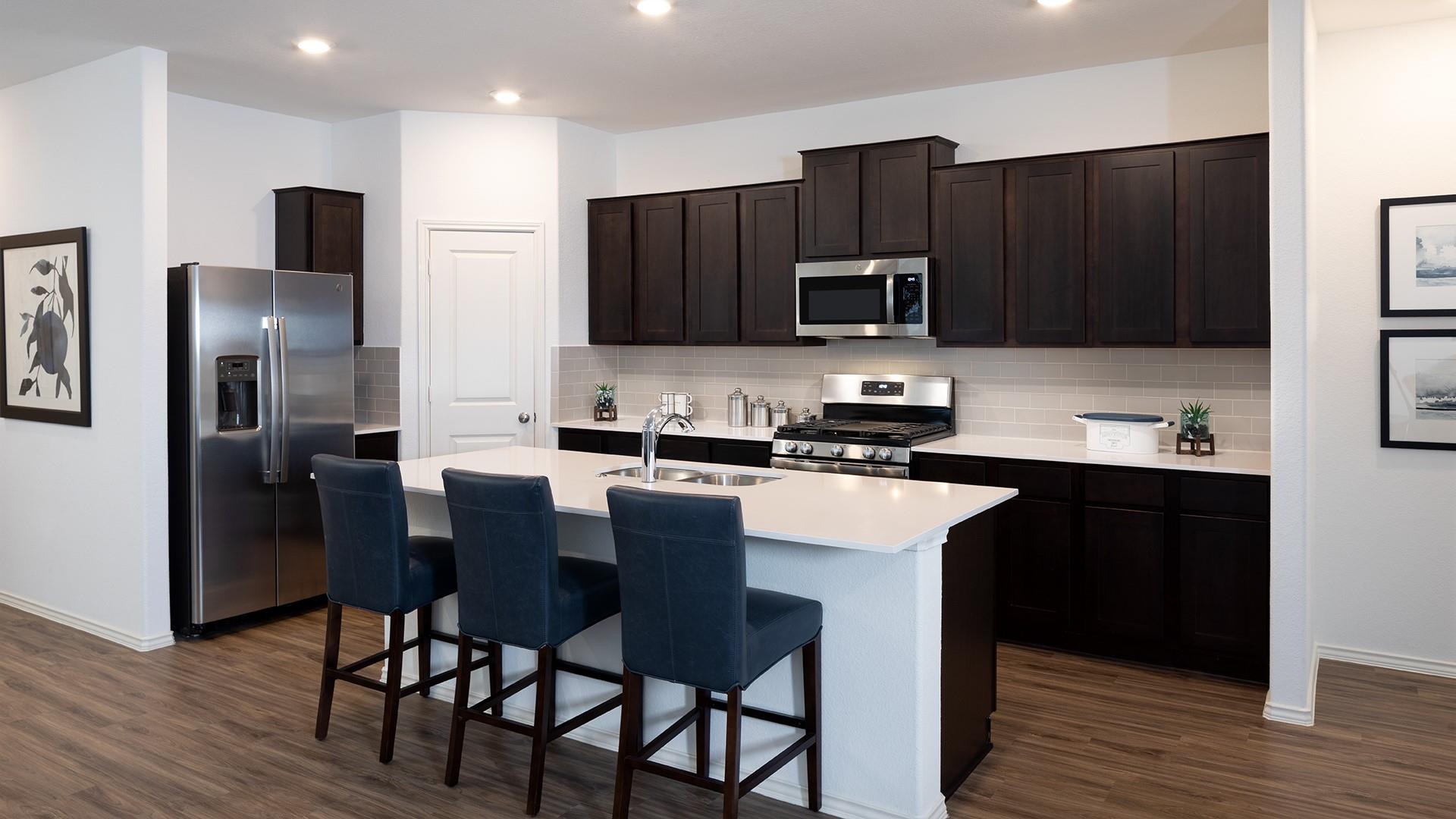17905 Yellow Warbler WAY