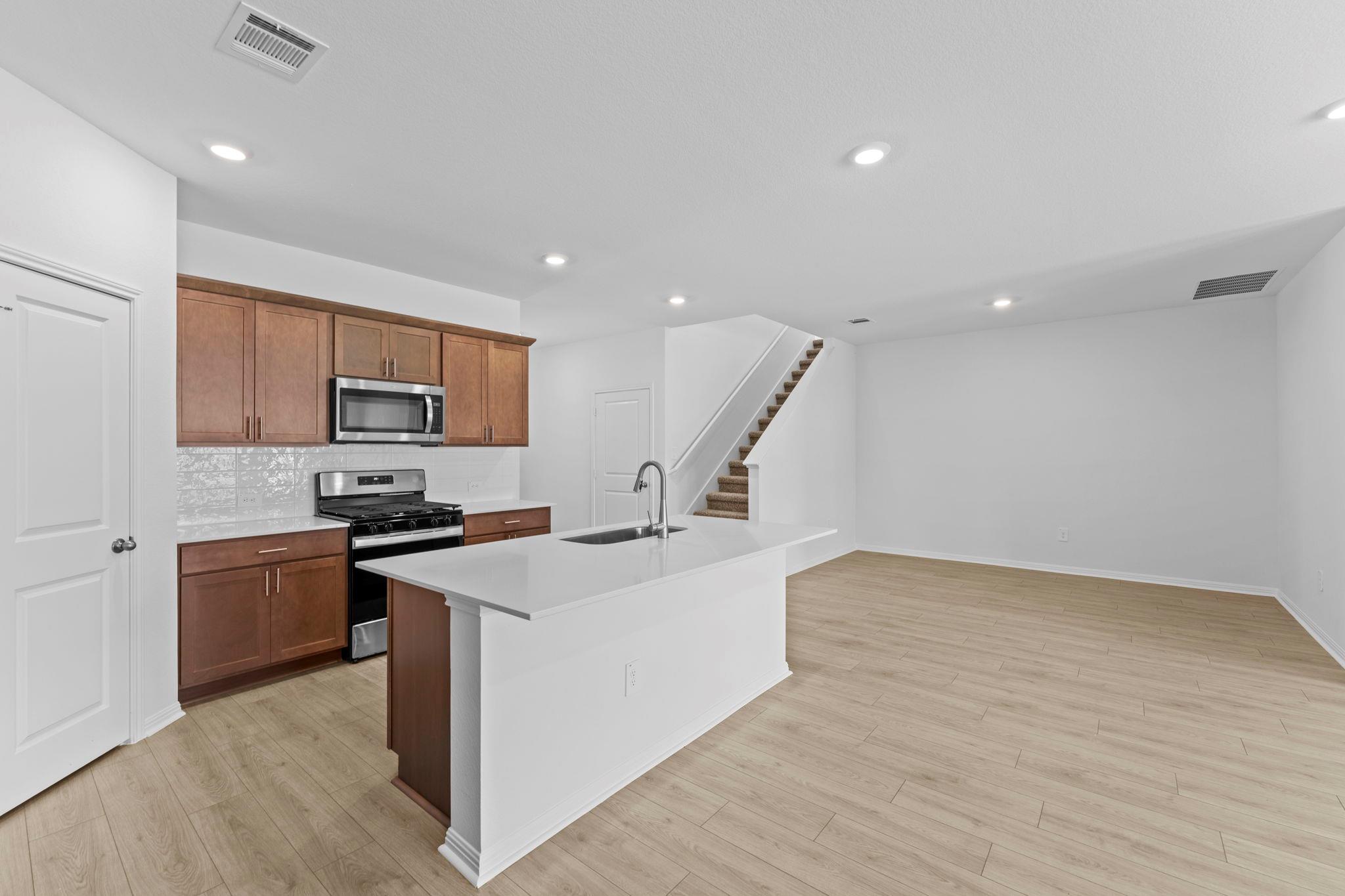 1813 Dandy Brush DR