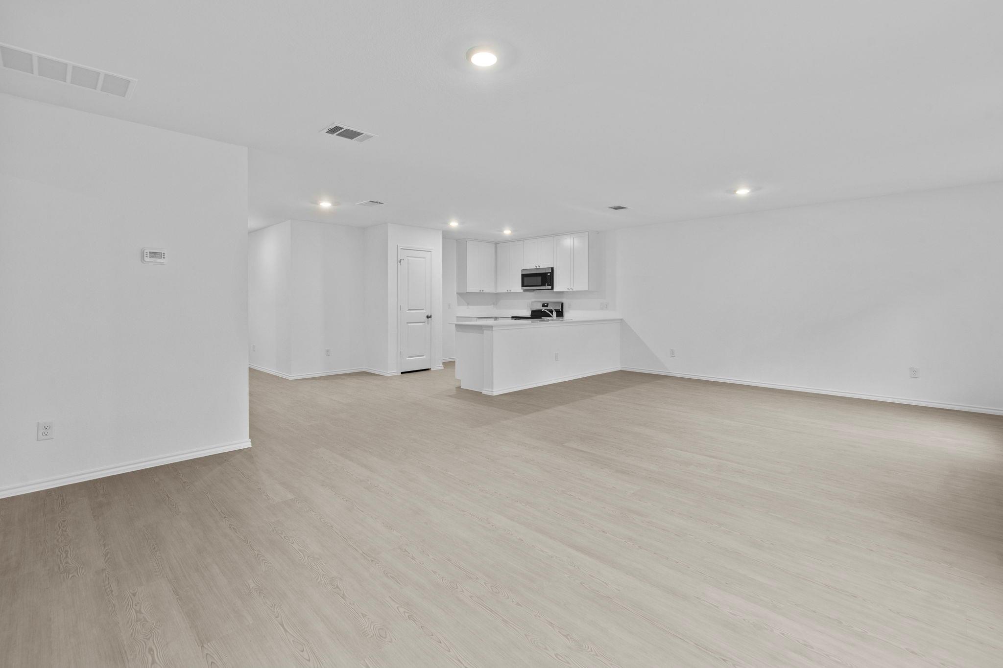 746 Bobby Lou LN