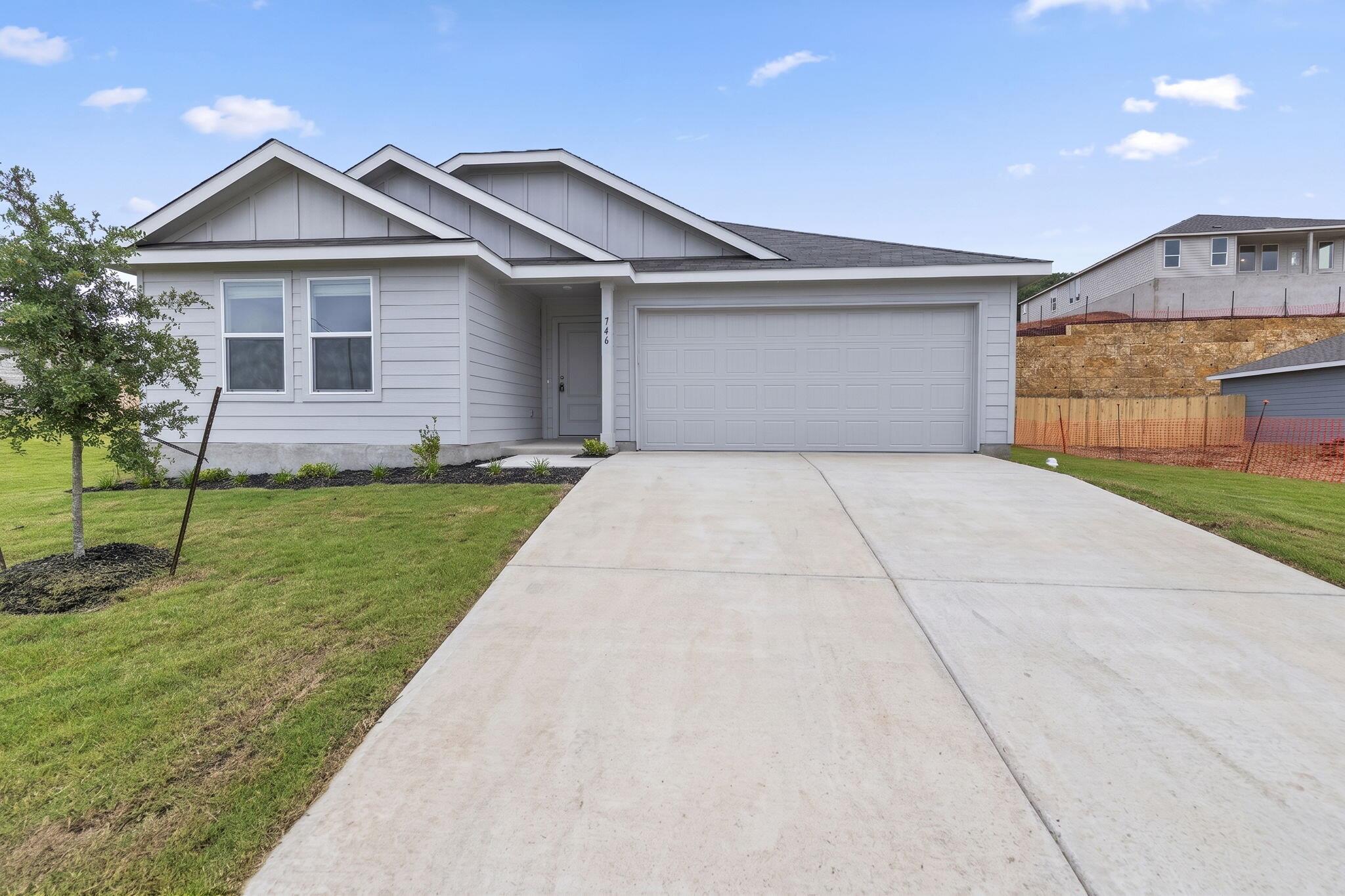 746 Bobby Lou LN