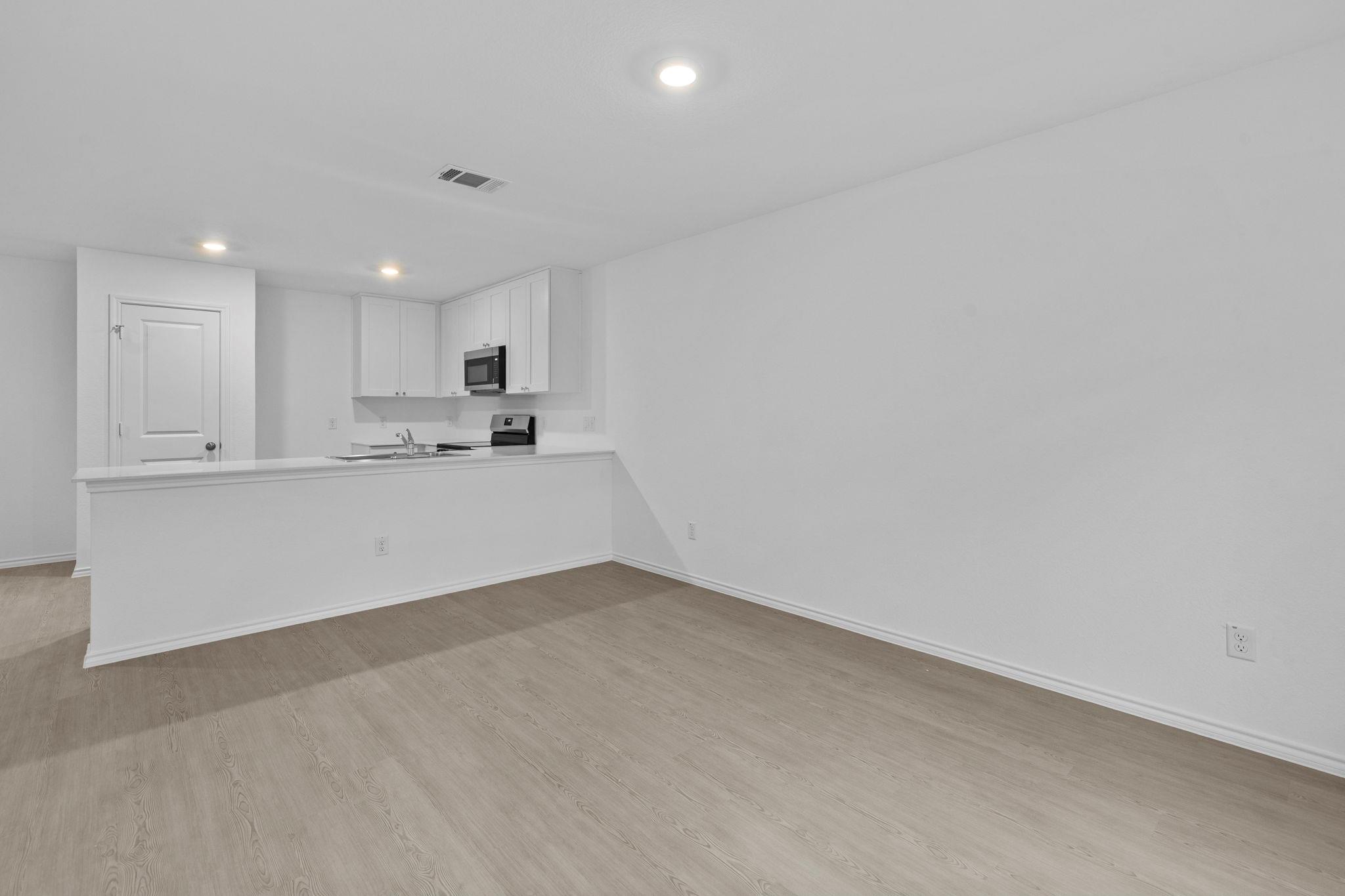 746 Bobby Lou LN