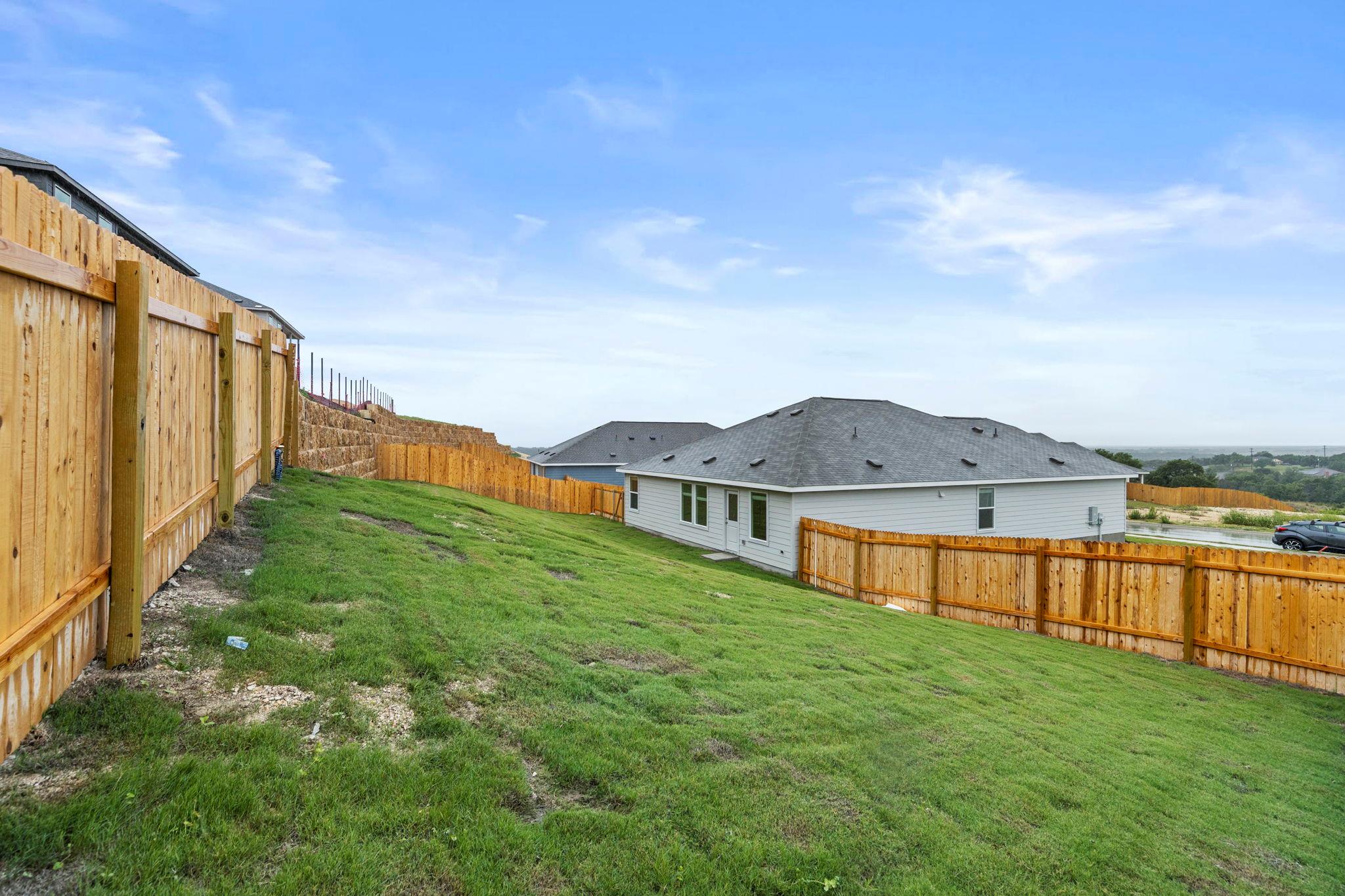 746 Bobby Lou LN