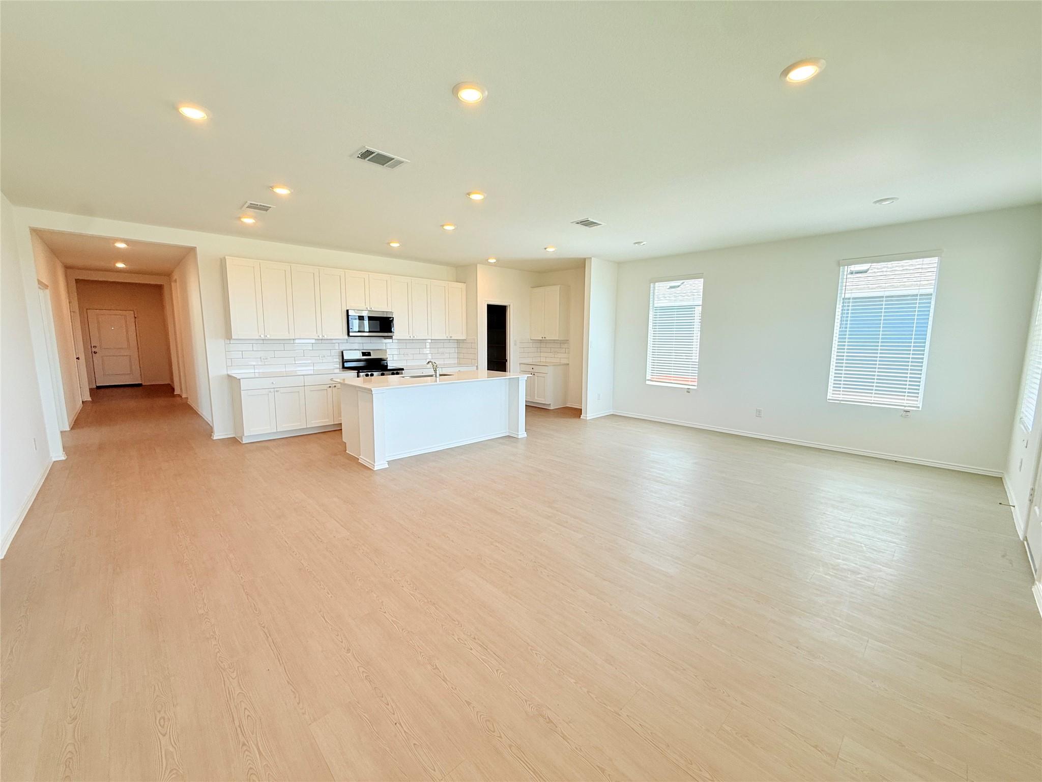 514 Heritage Groves RD