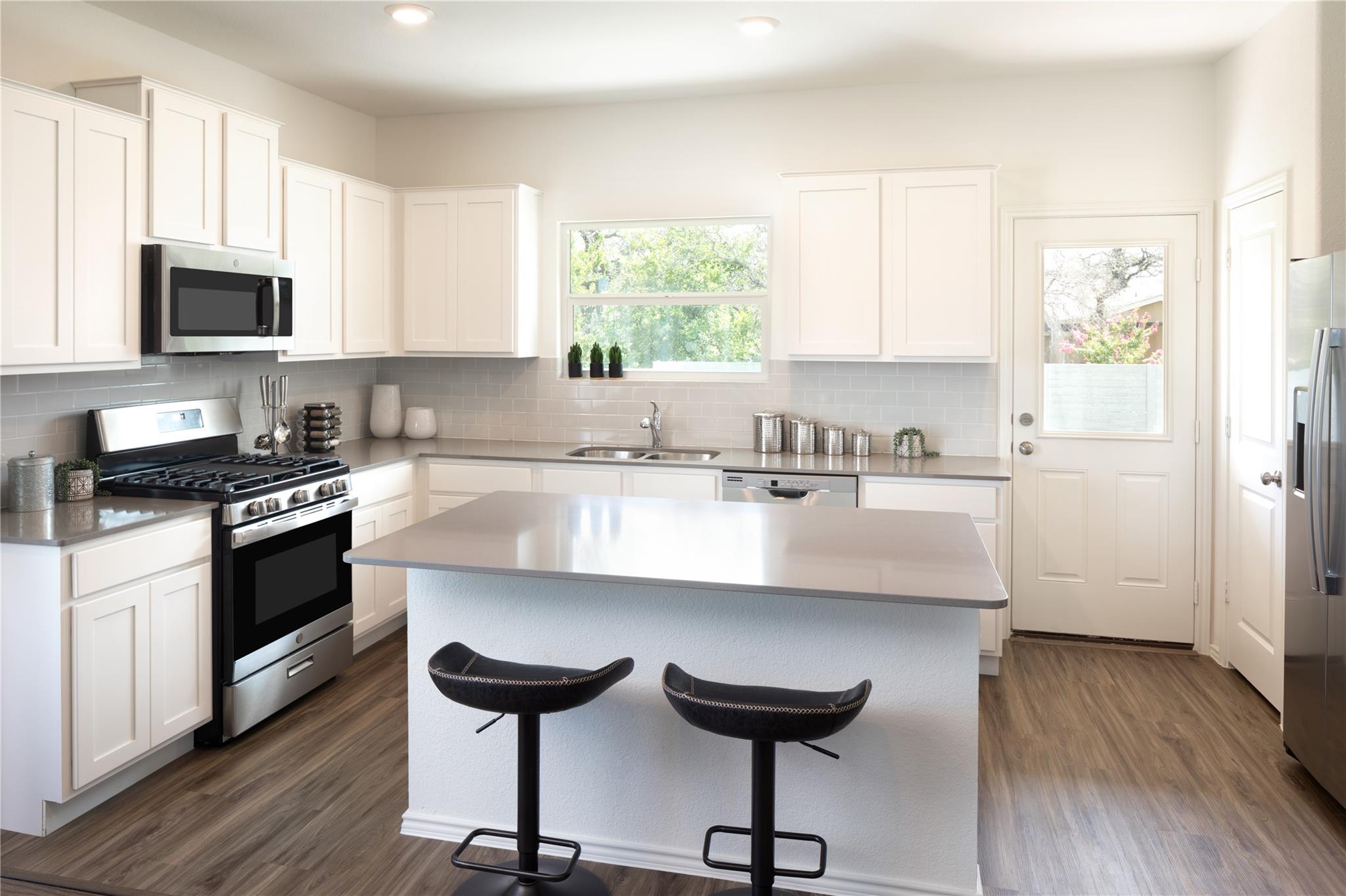 17806 Indigo Bunting LN