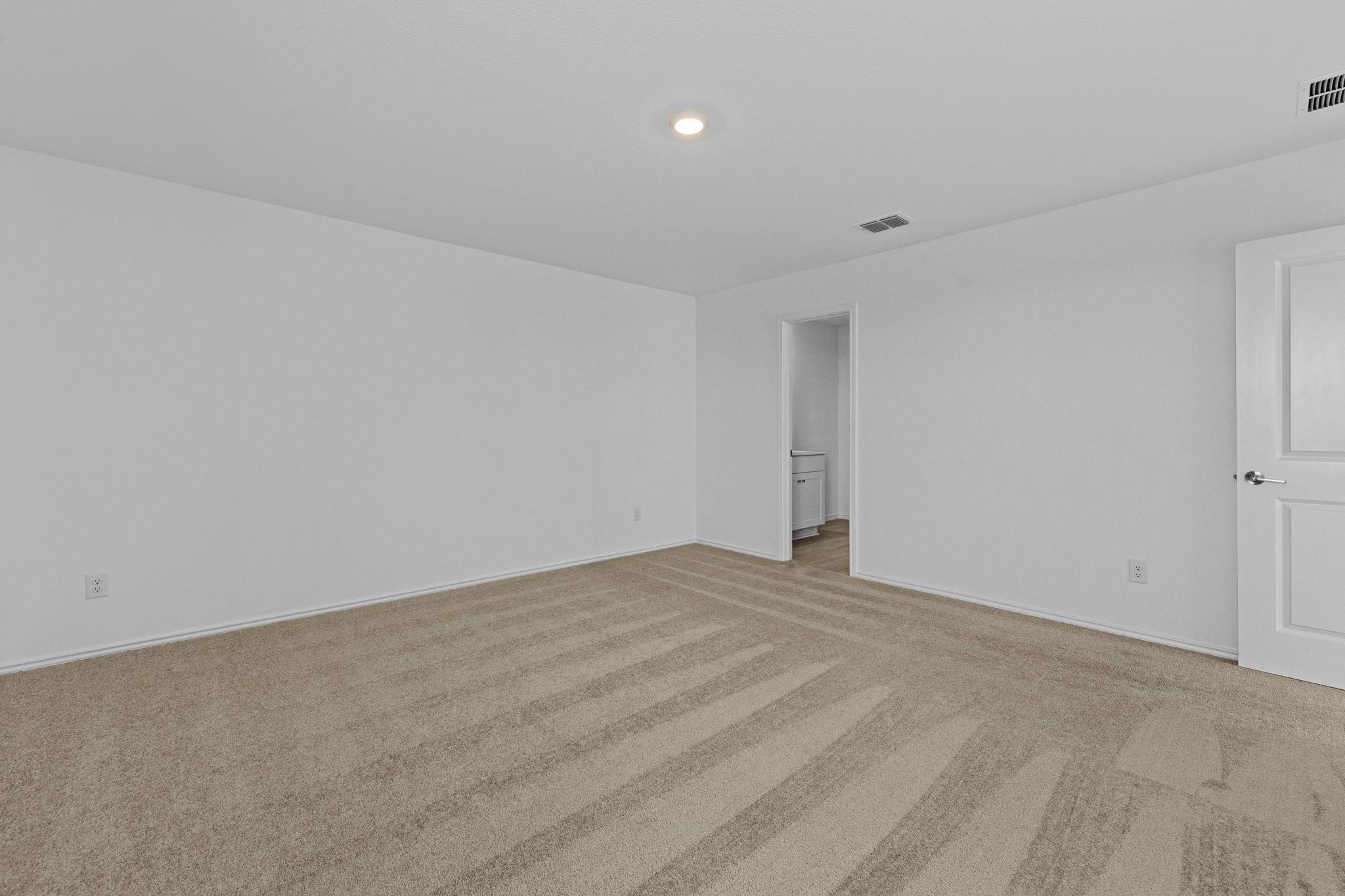 13216 Eastland Dr LN