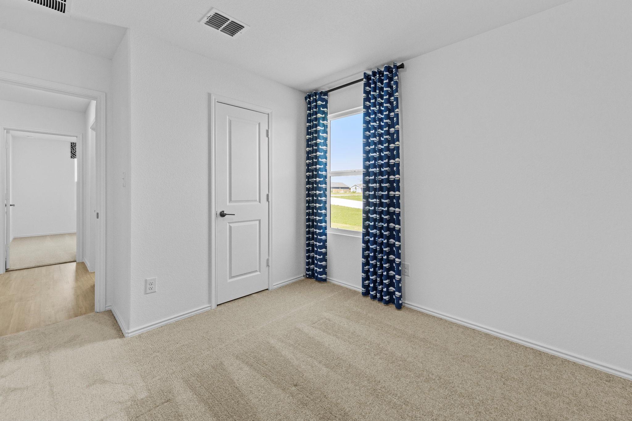 13216 Eastland Dr LN