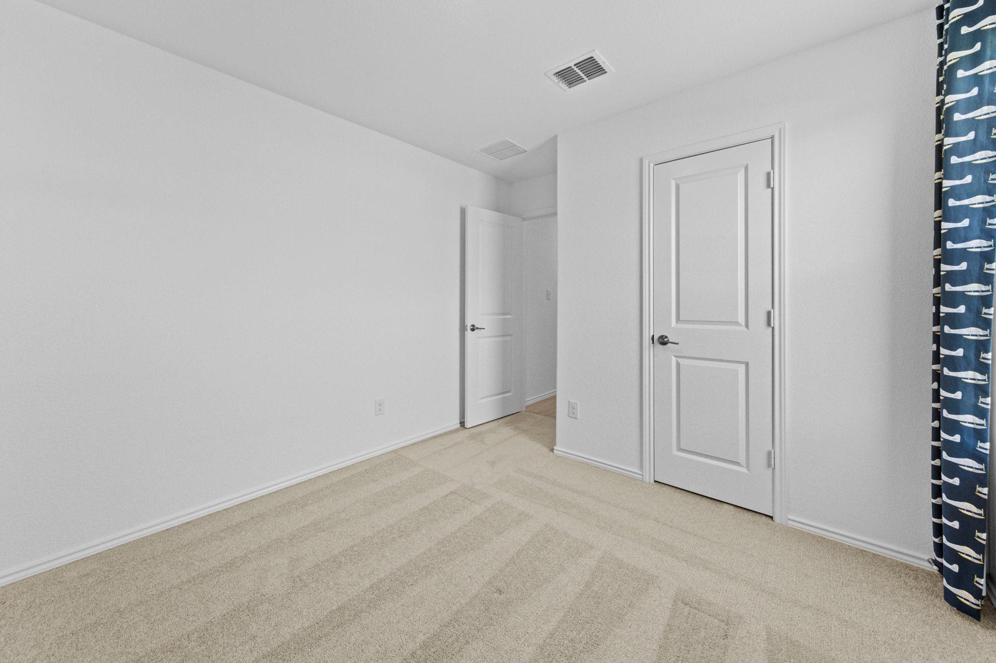 13216 Eastland Dr LN