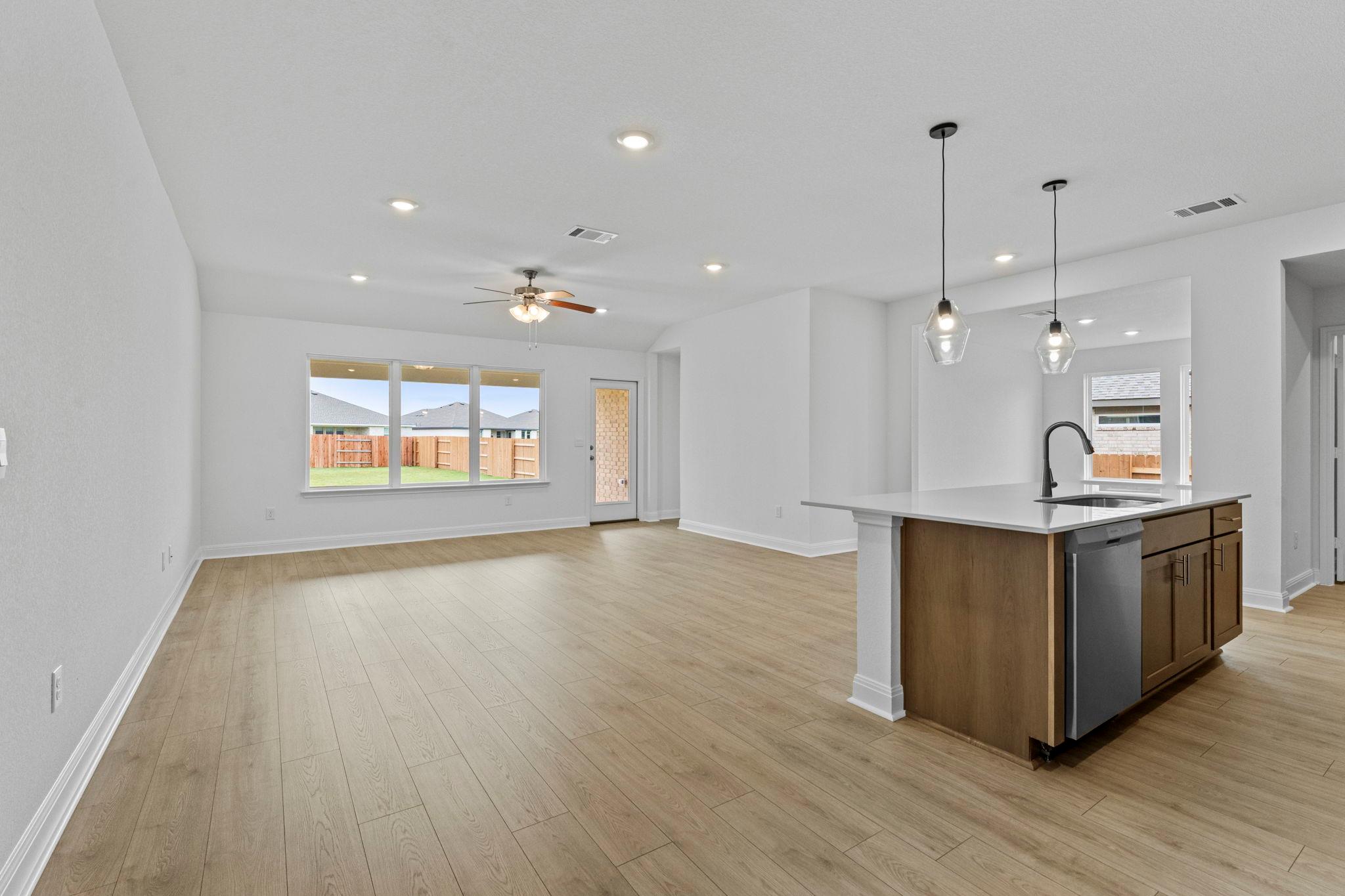 252 Rivers Edge DR