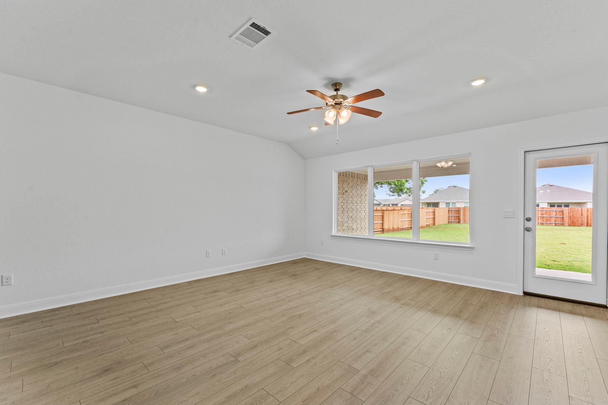 252 Rivers Edge DR