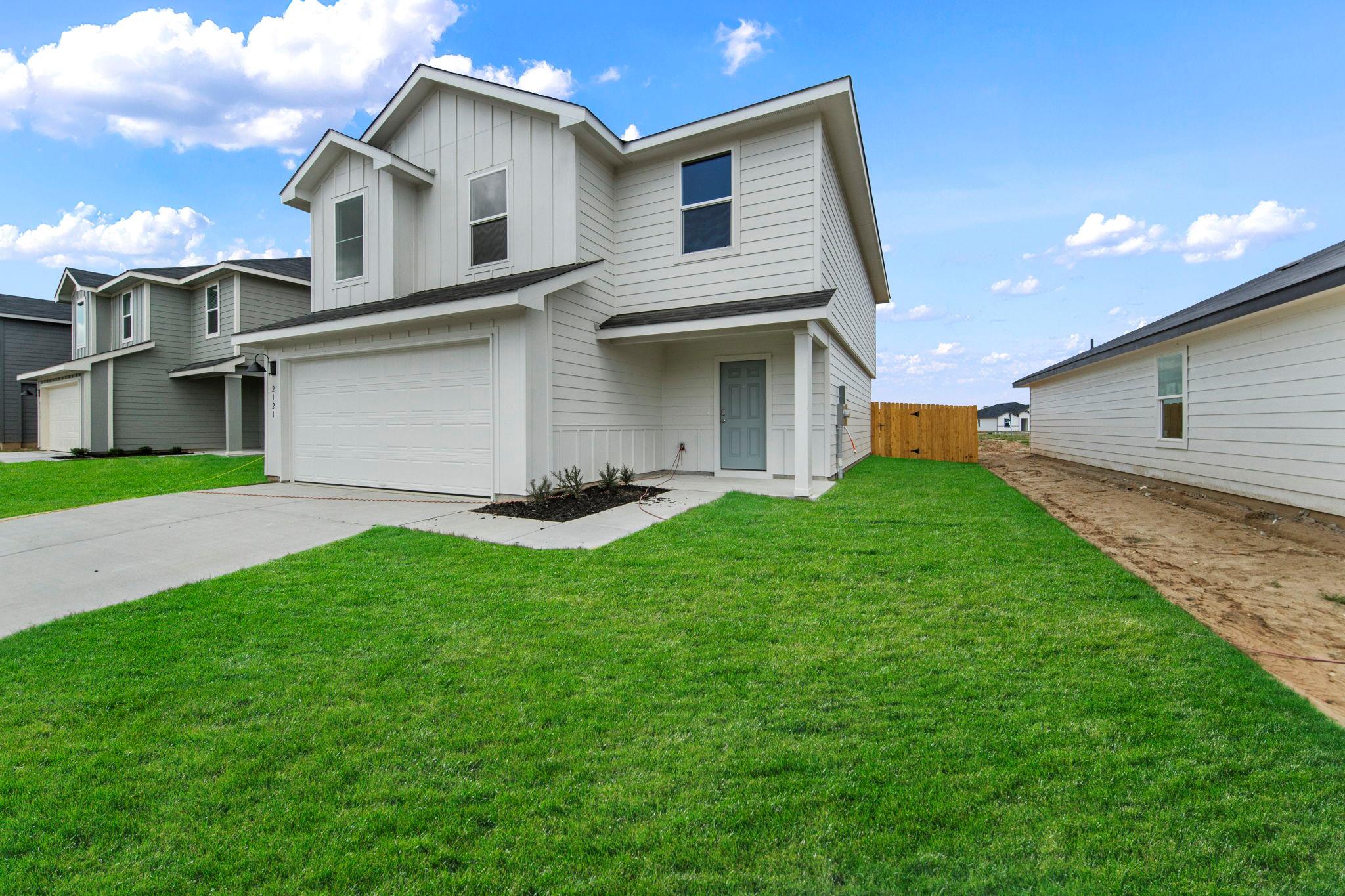 2121 Windflower LN