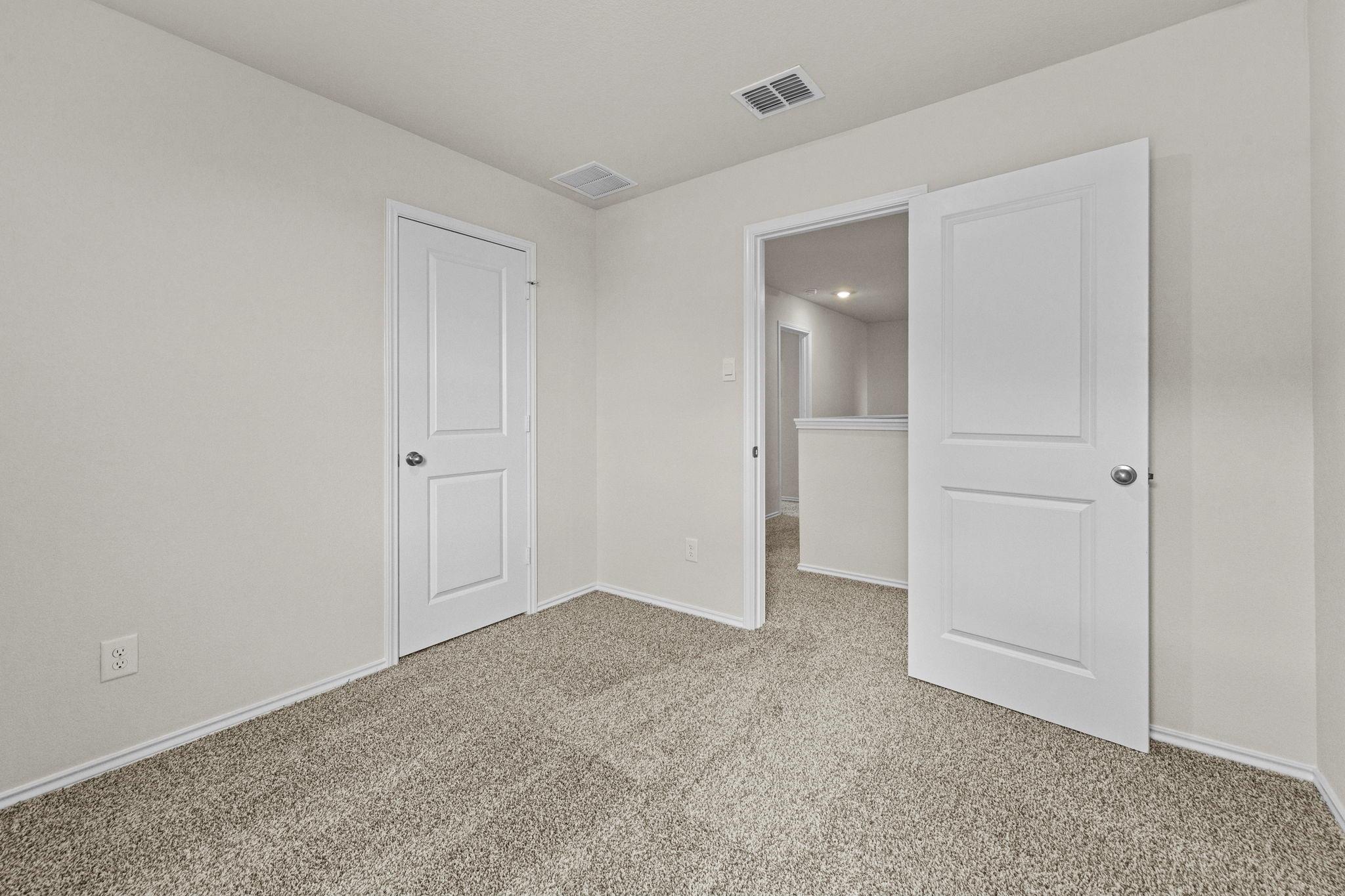 2121 Windflower LN