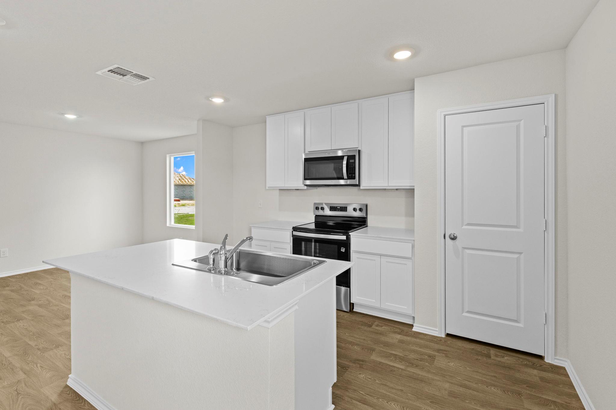 2121 Windflower LN