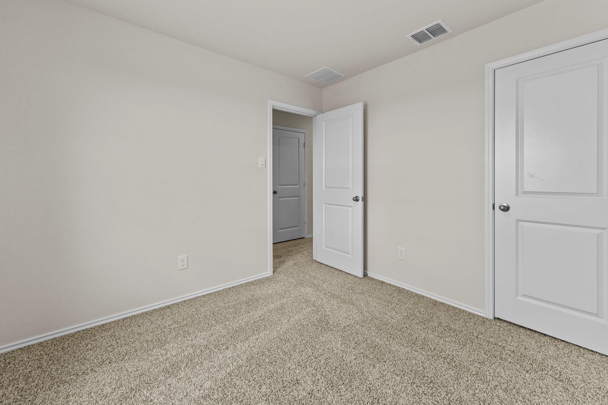 2121 Windflower LN