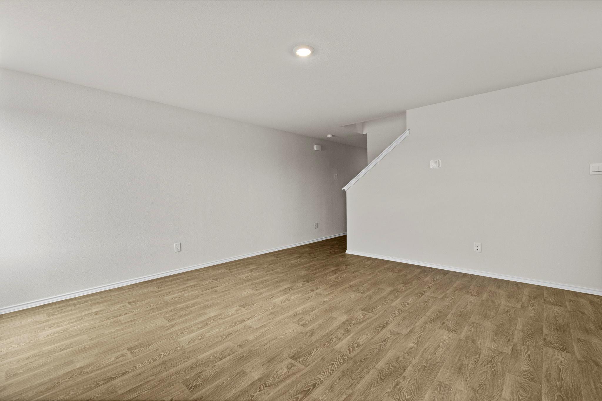 2121 Windflower LN