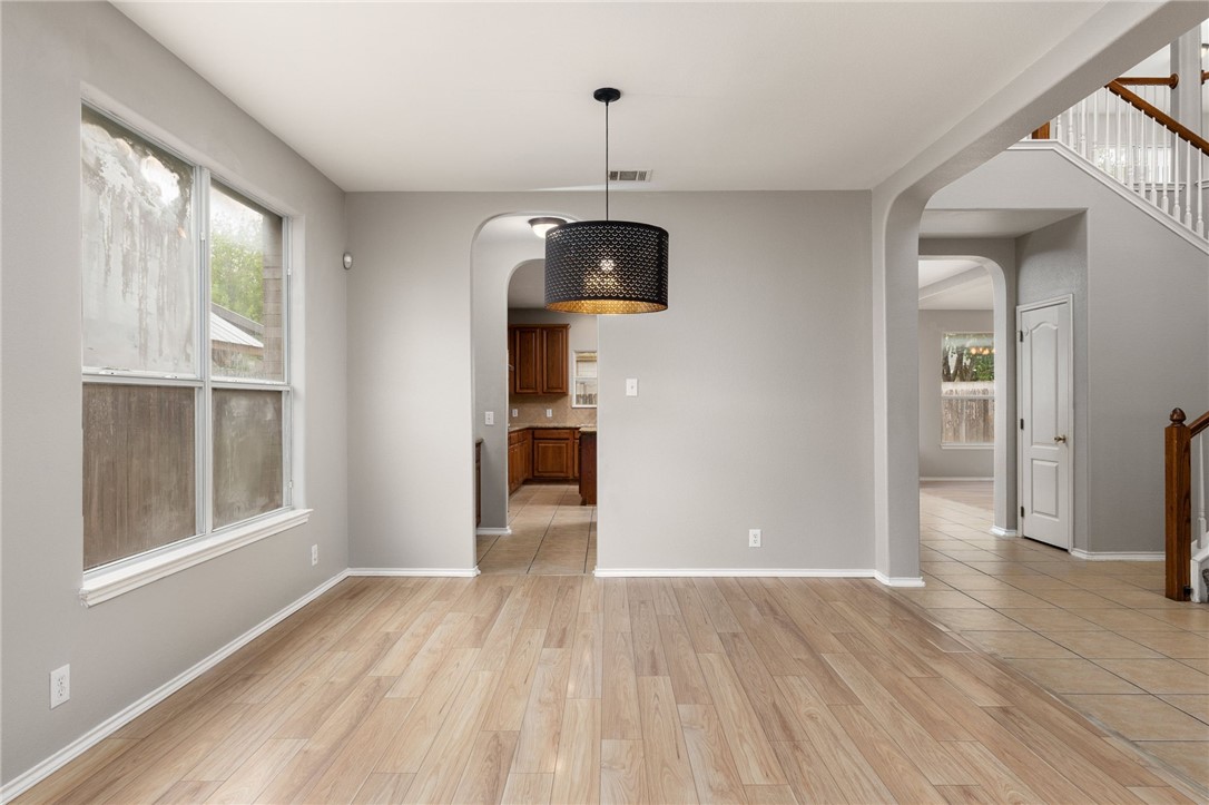 2505 Fullerton Ave
