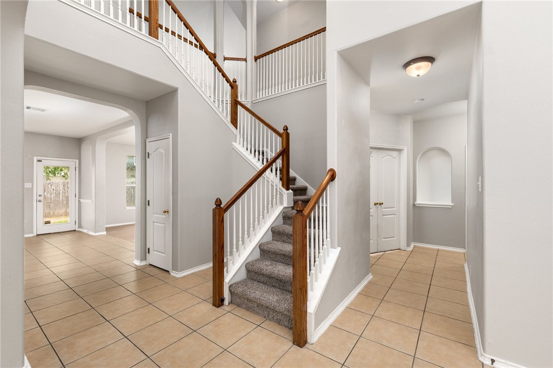 2505 Fullerton Ave