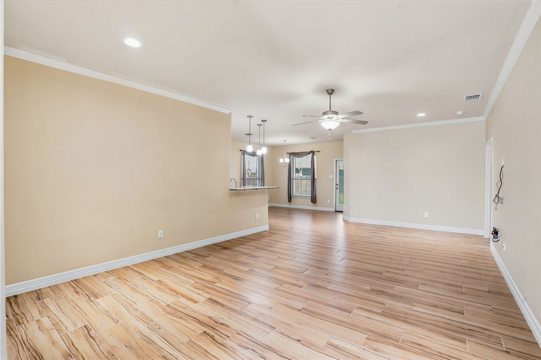 2221 Cuarzo Dr