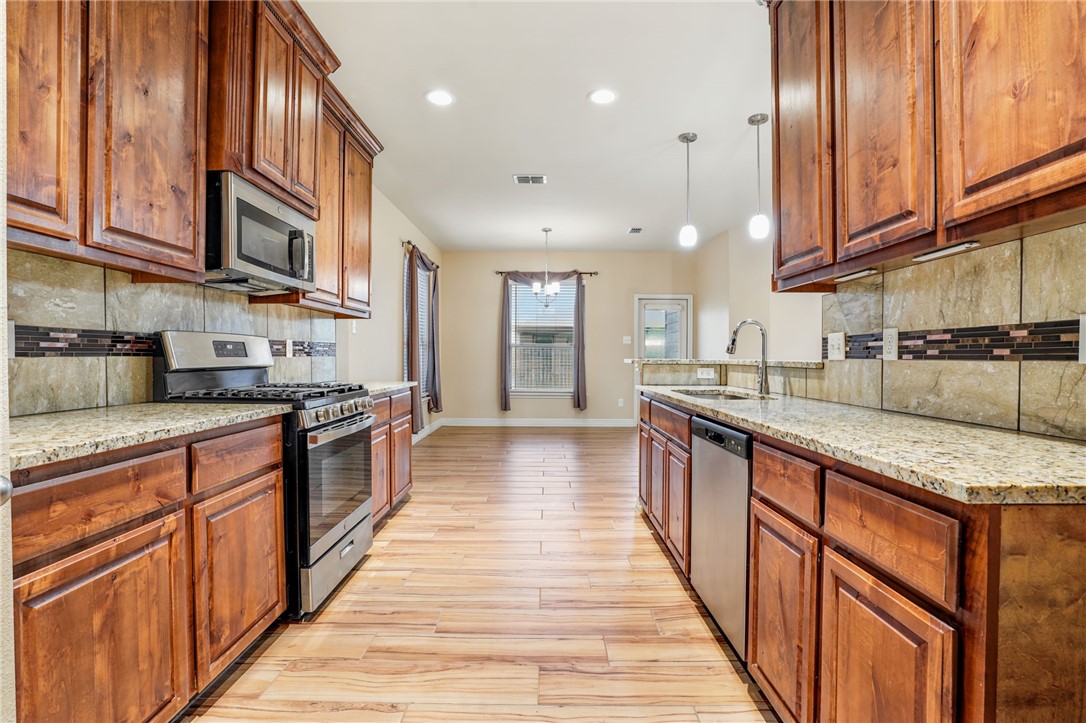 2221 Cuarzo Dr
