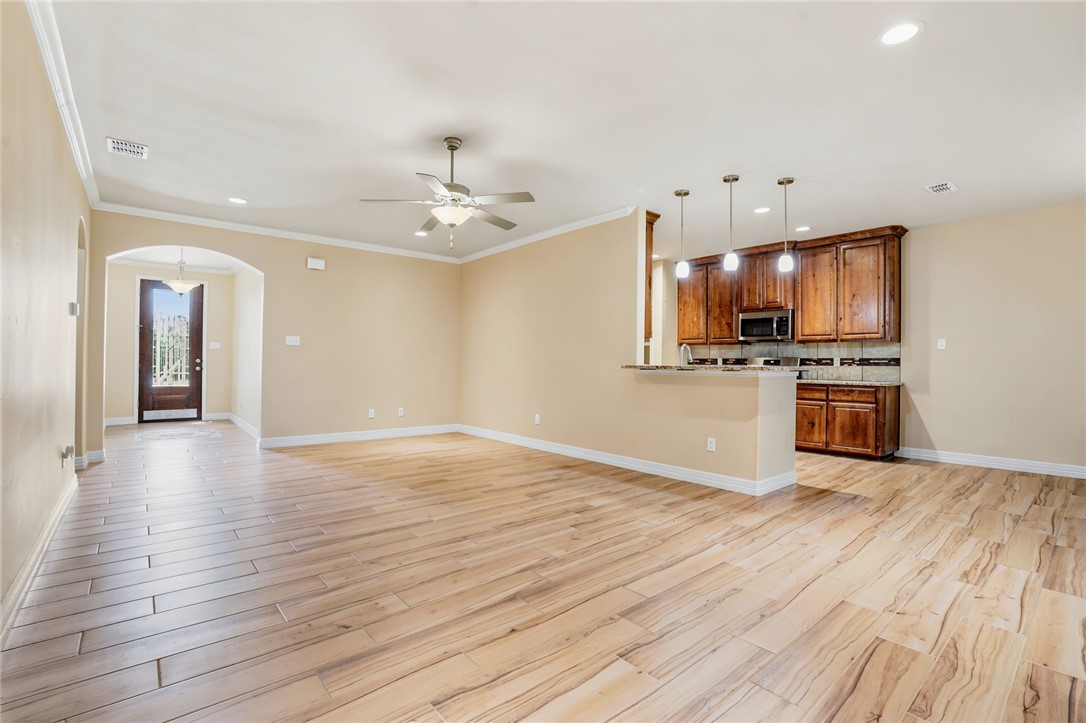 2221 Cuarzo Dr