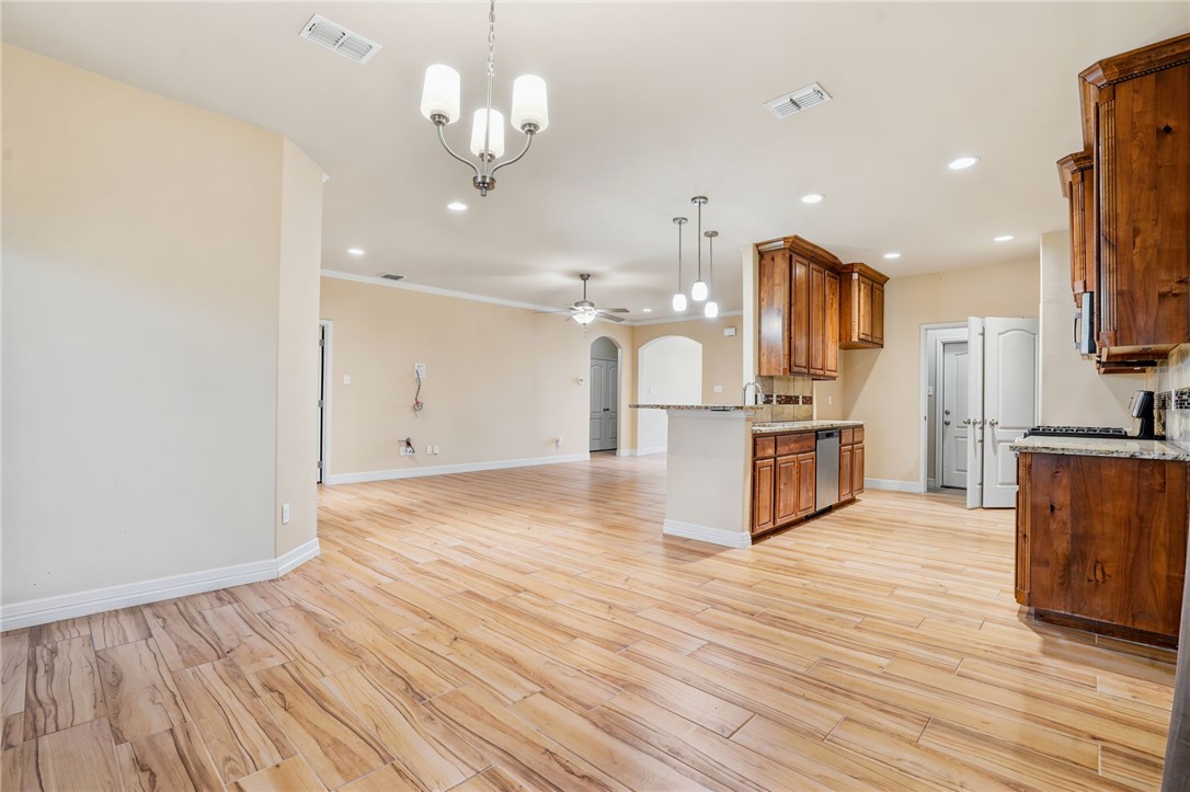 2221 Cuarzo Dr