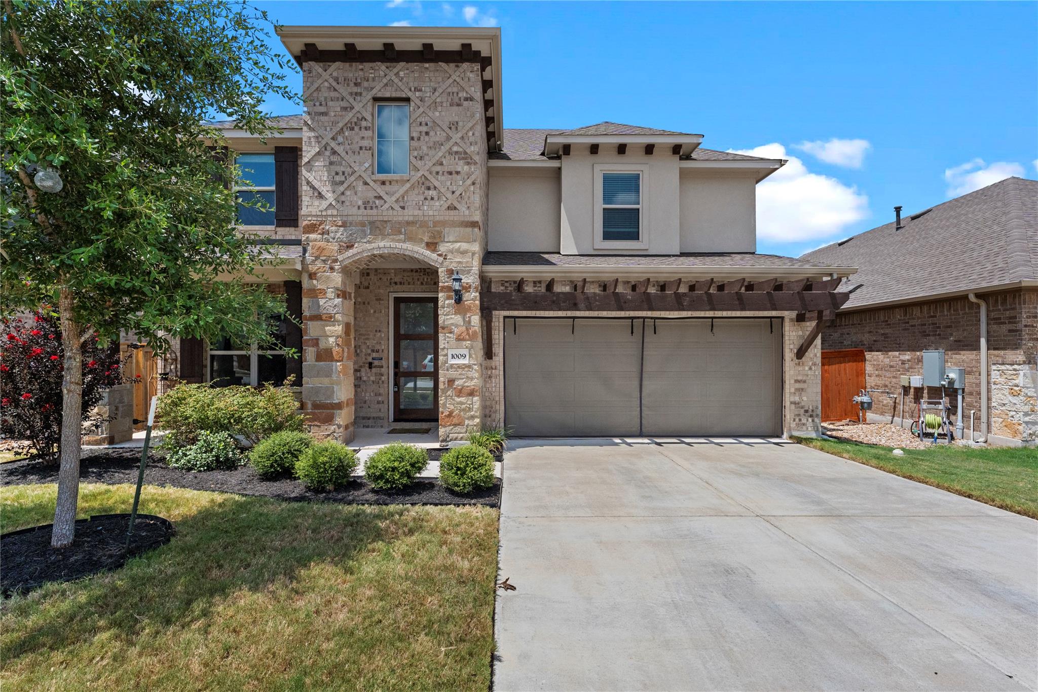 1009 Amber Creek WAY