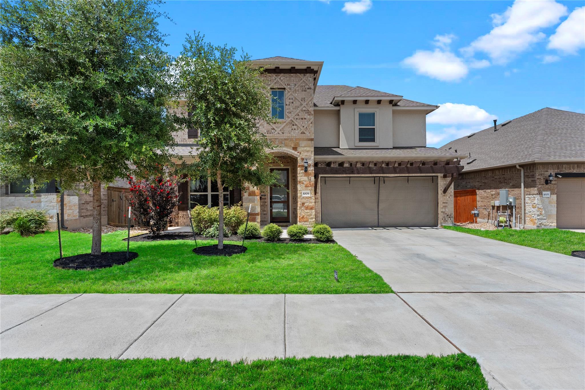 1009 Amber Creek WAY