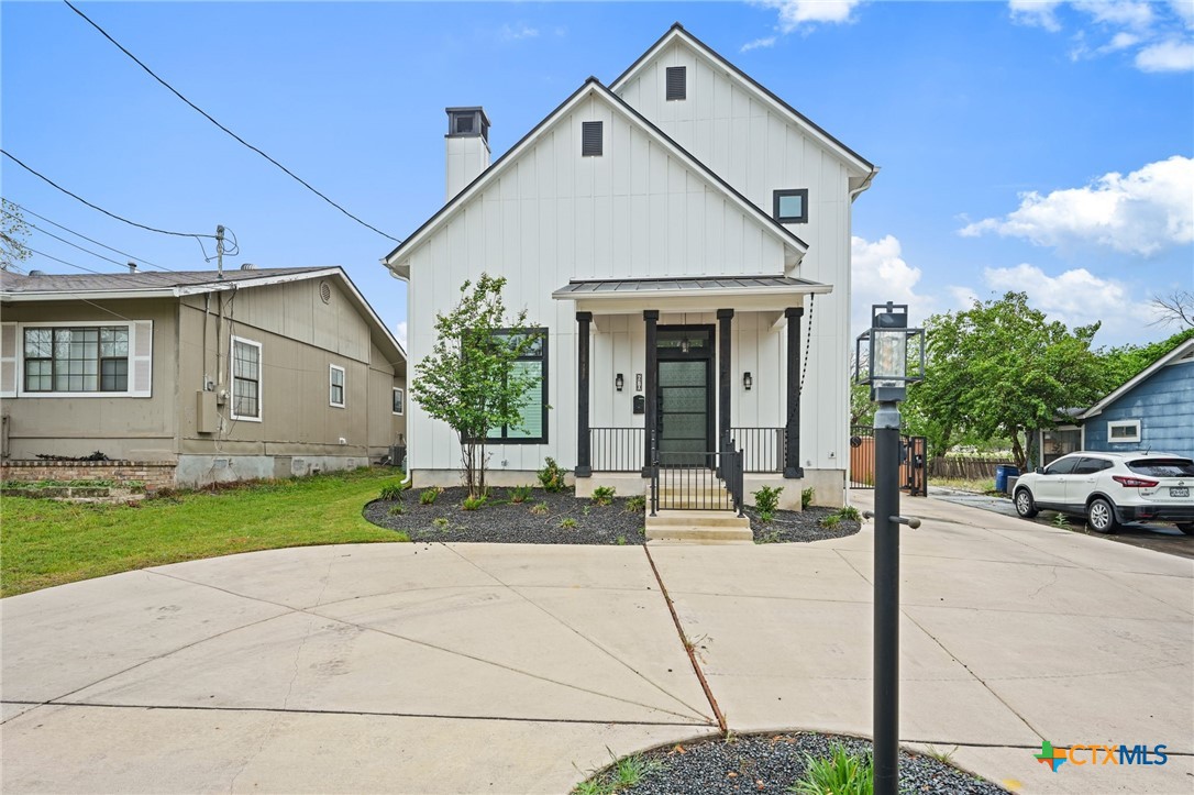 670 Magazine Avenue