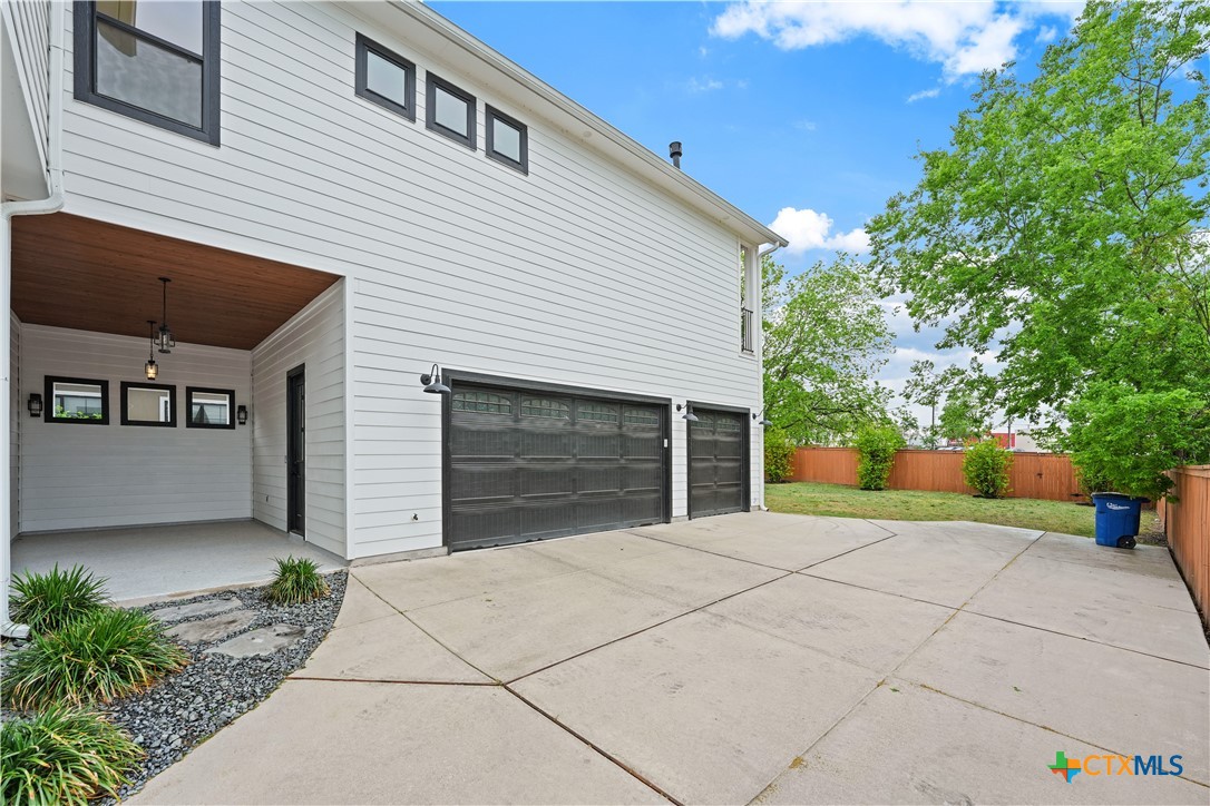 670 Magazine Avenue
