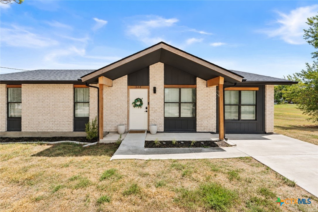 308 River Hills