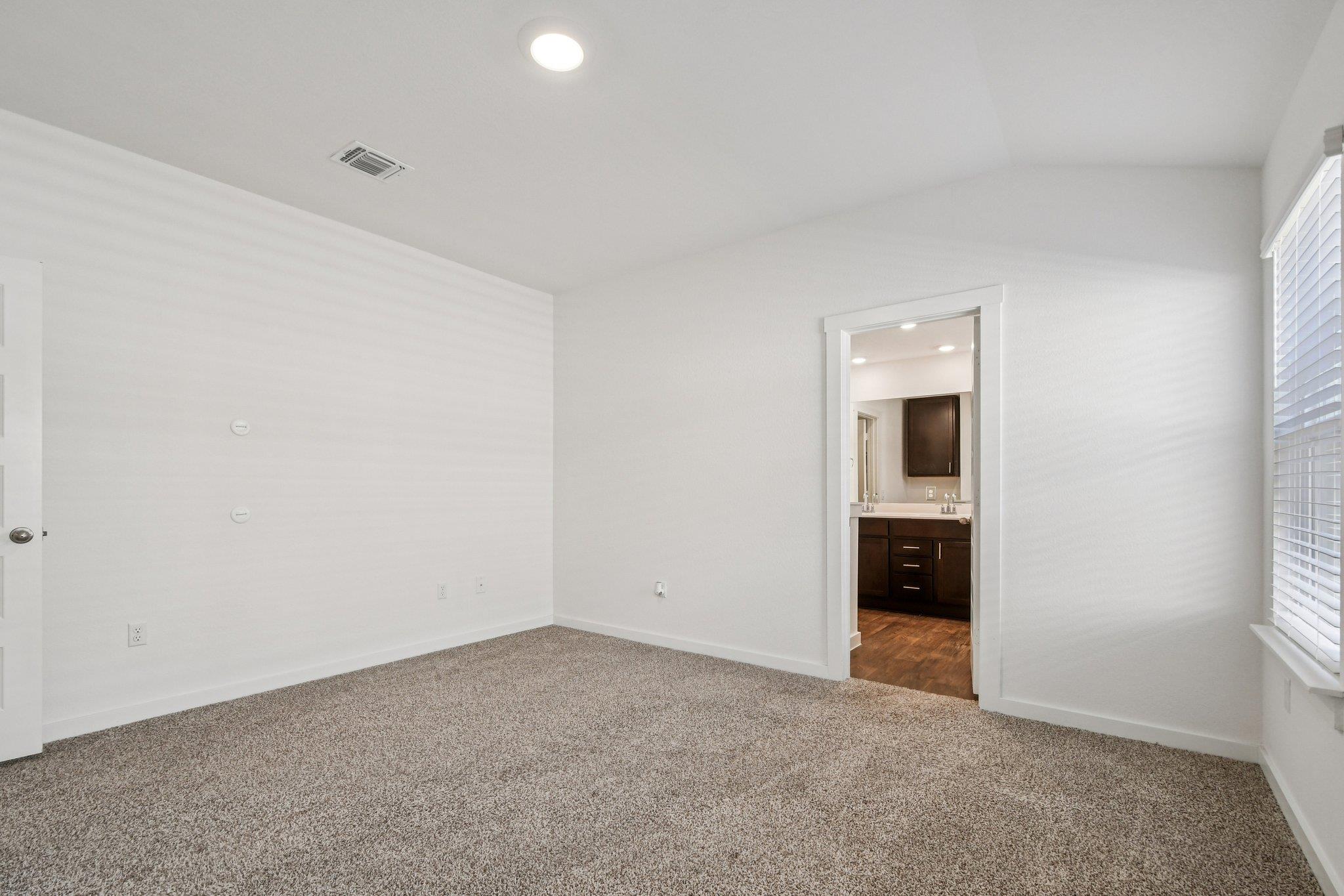504 Elm Creek DR