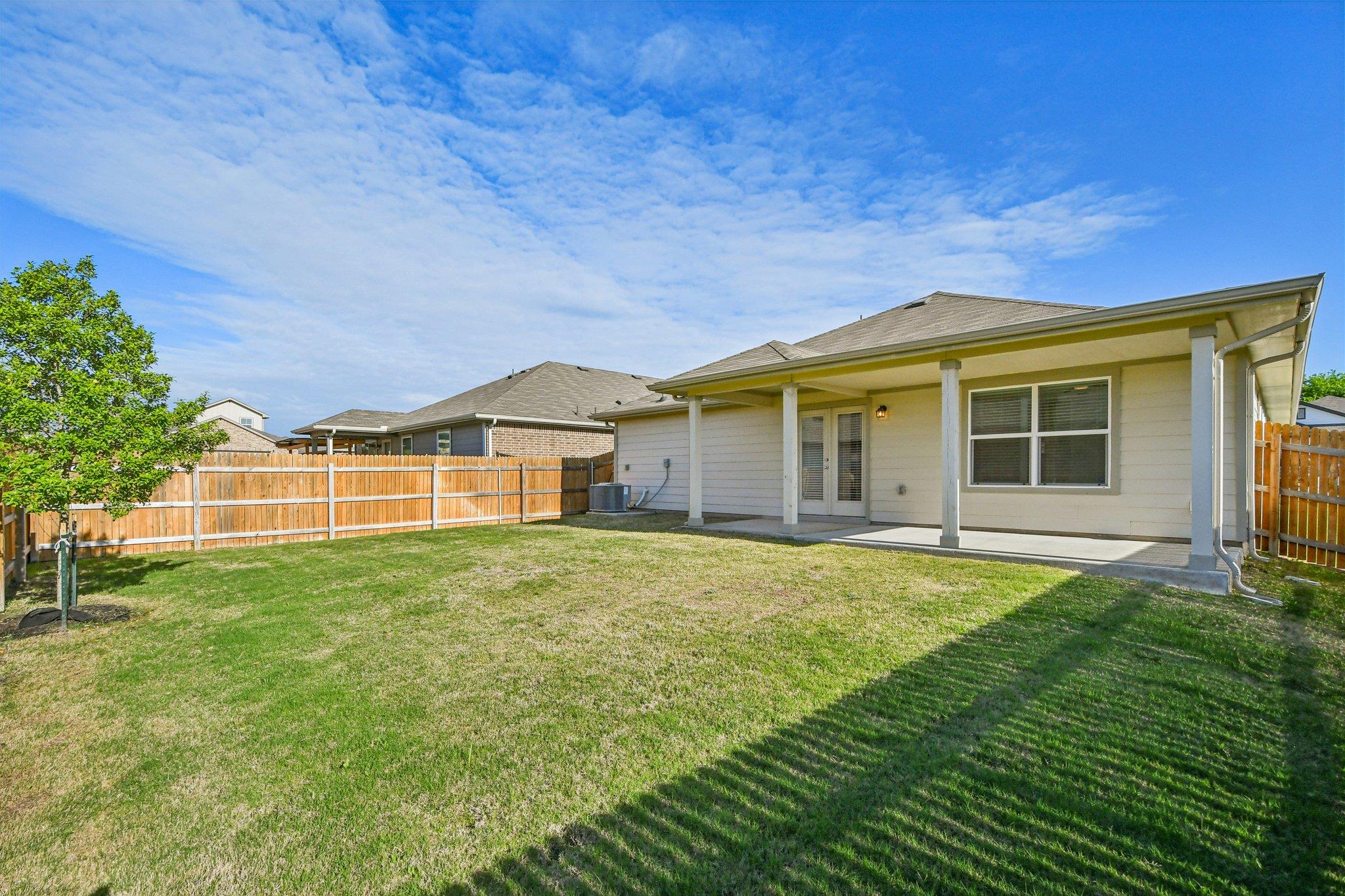 504 Elm Creek DR